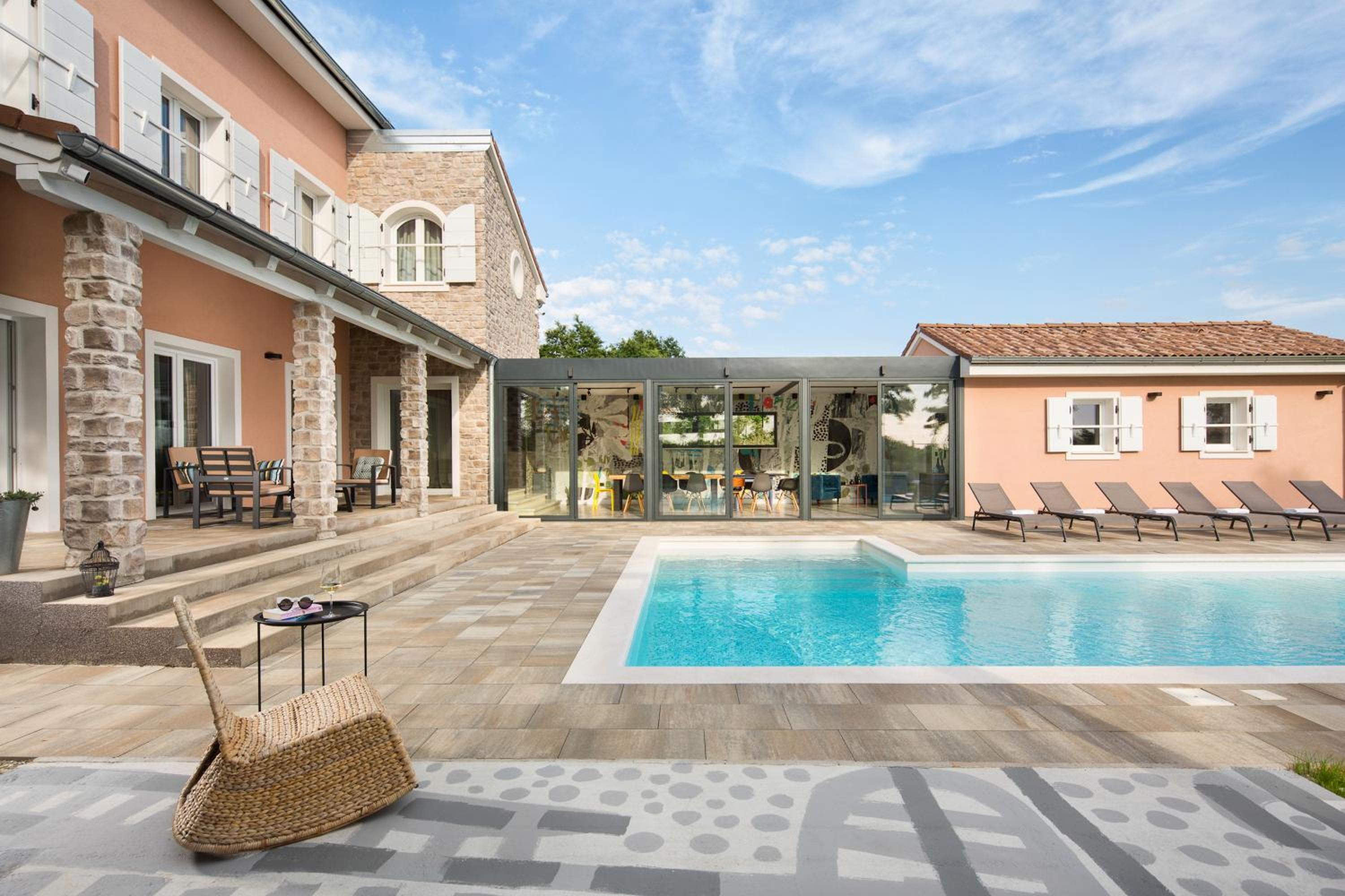 Six-Bedroom Villa  photo 3
