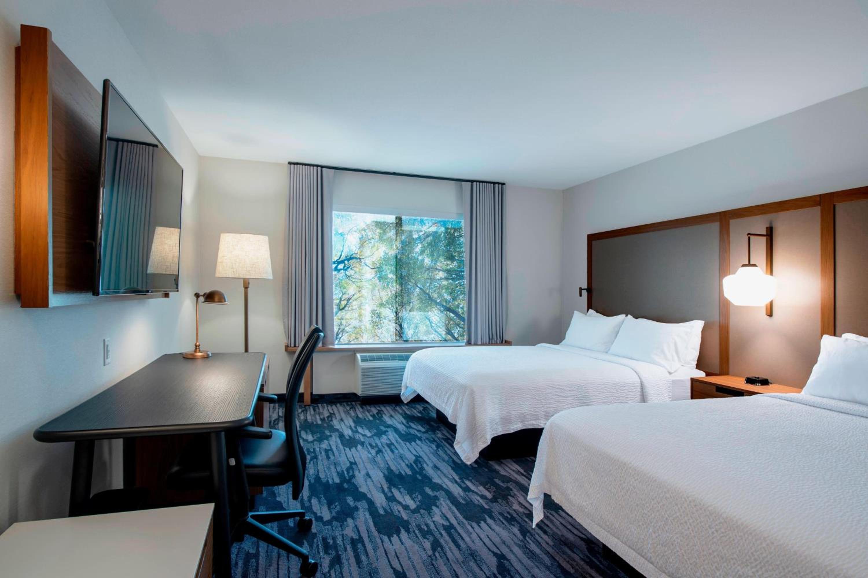 Queen Room with Two Queen Beds - Photo 1