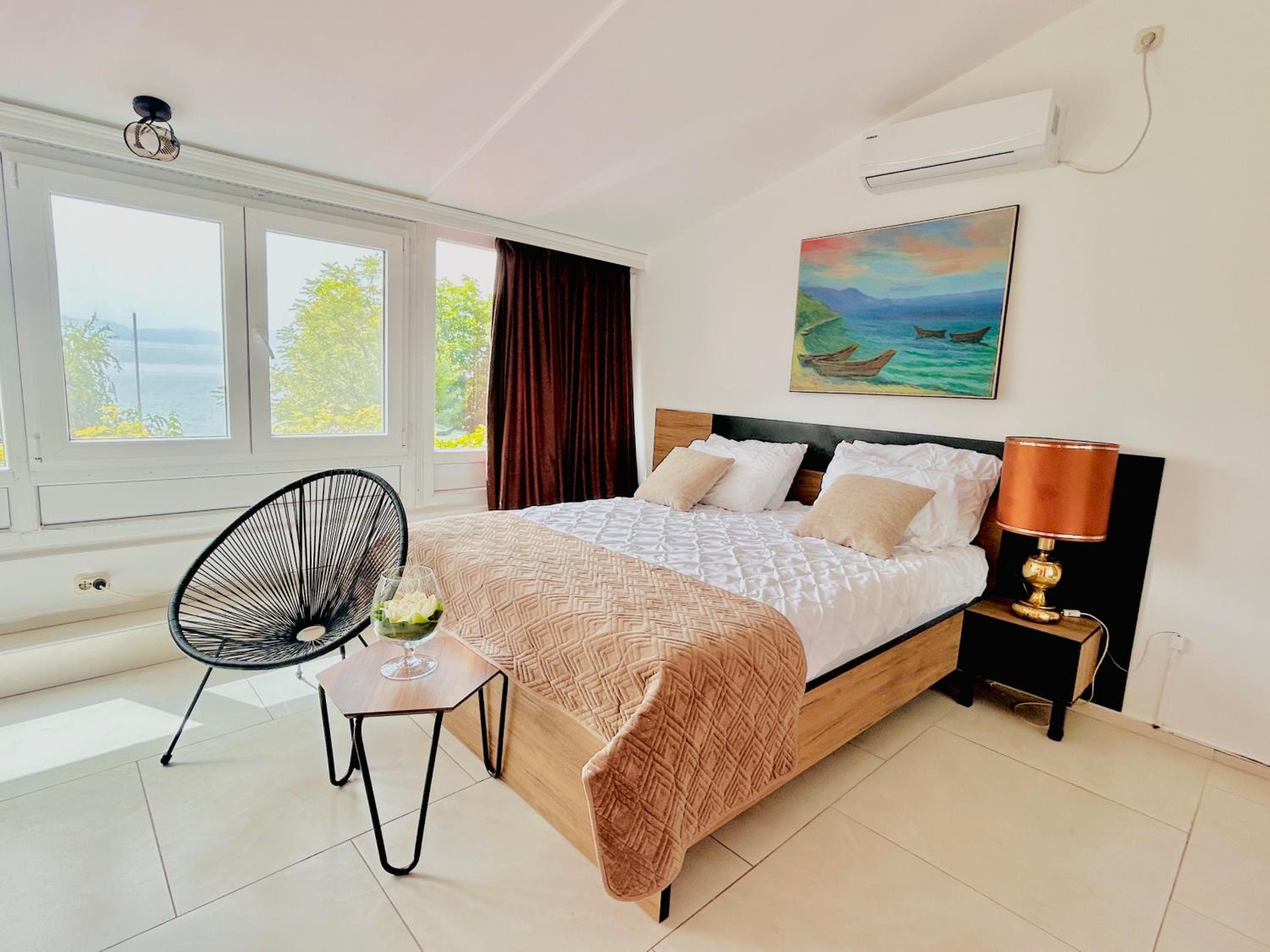 Double Room - Photo 8