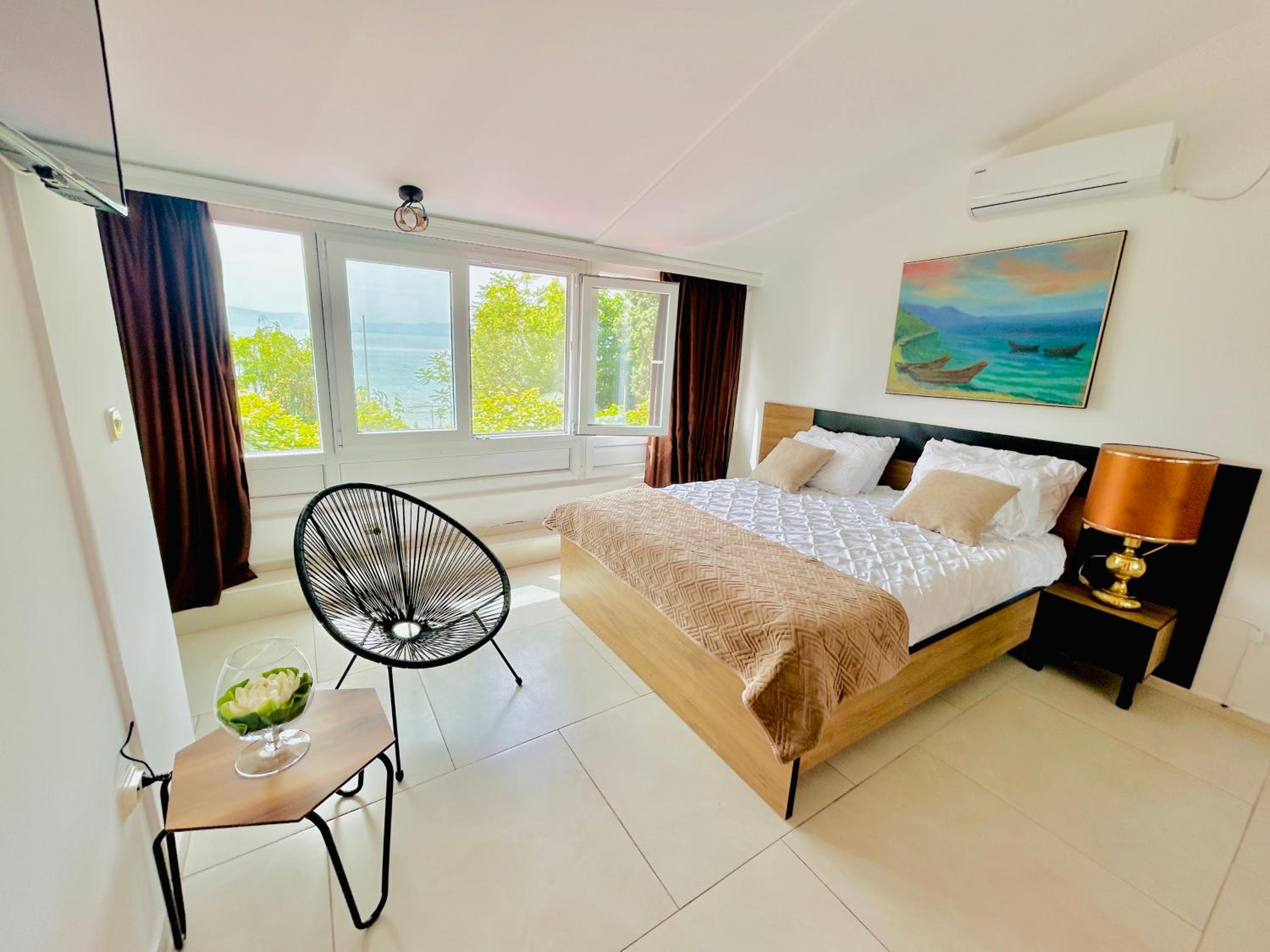 Double Room - Photo 3