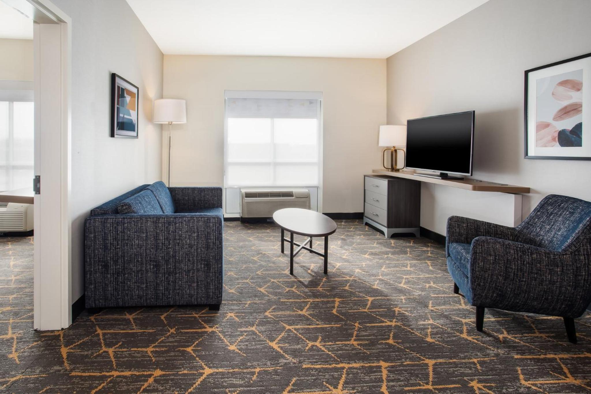 King Room - Mobility Access/Hearing Accessible - Photo 2