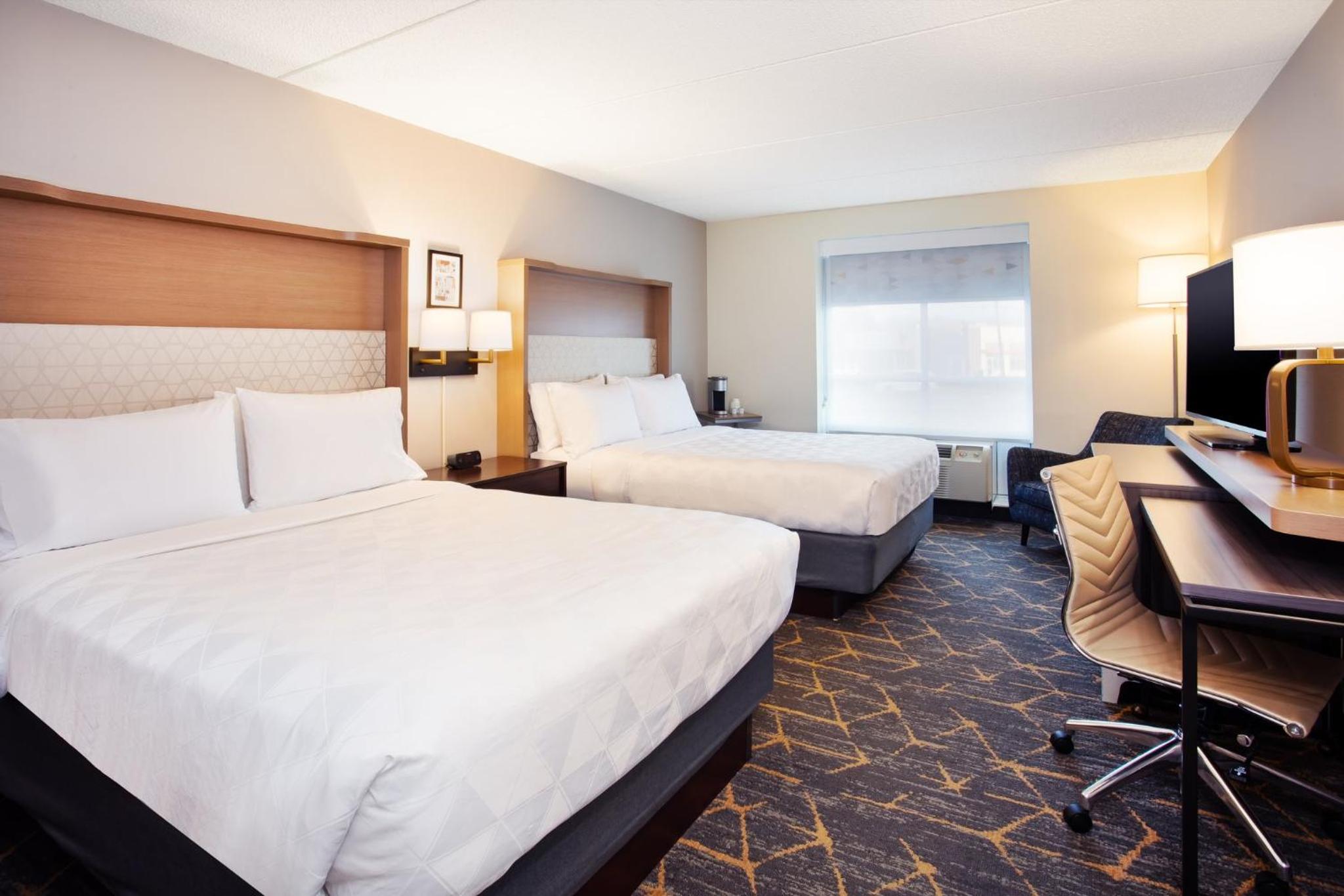 Standard Queen Room with Two Queen Beds - Photo 1