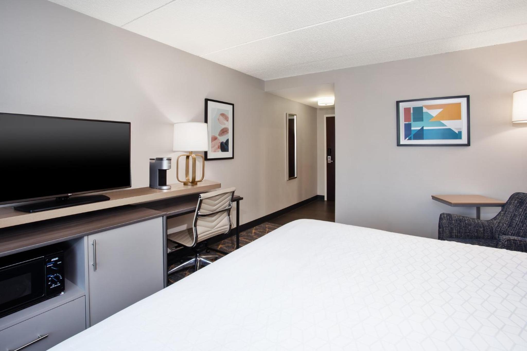 Standard King Room - Photo 4