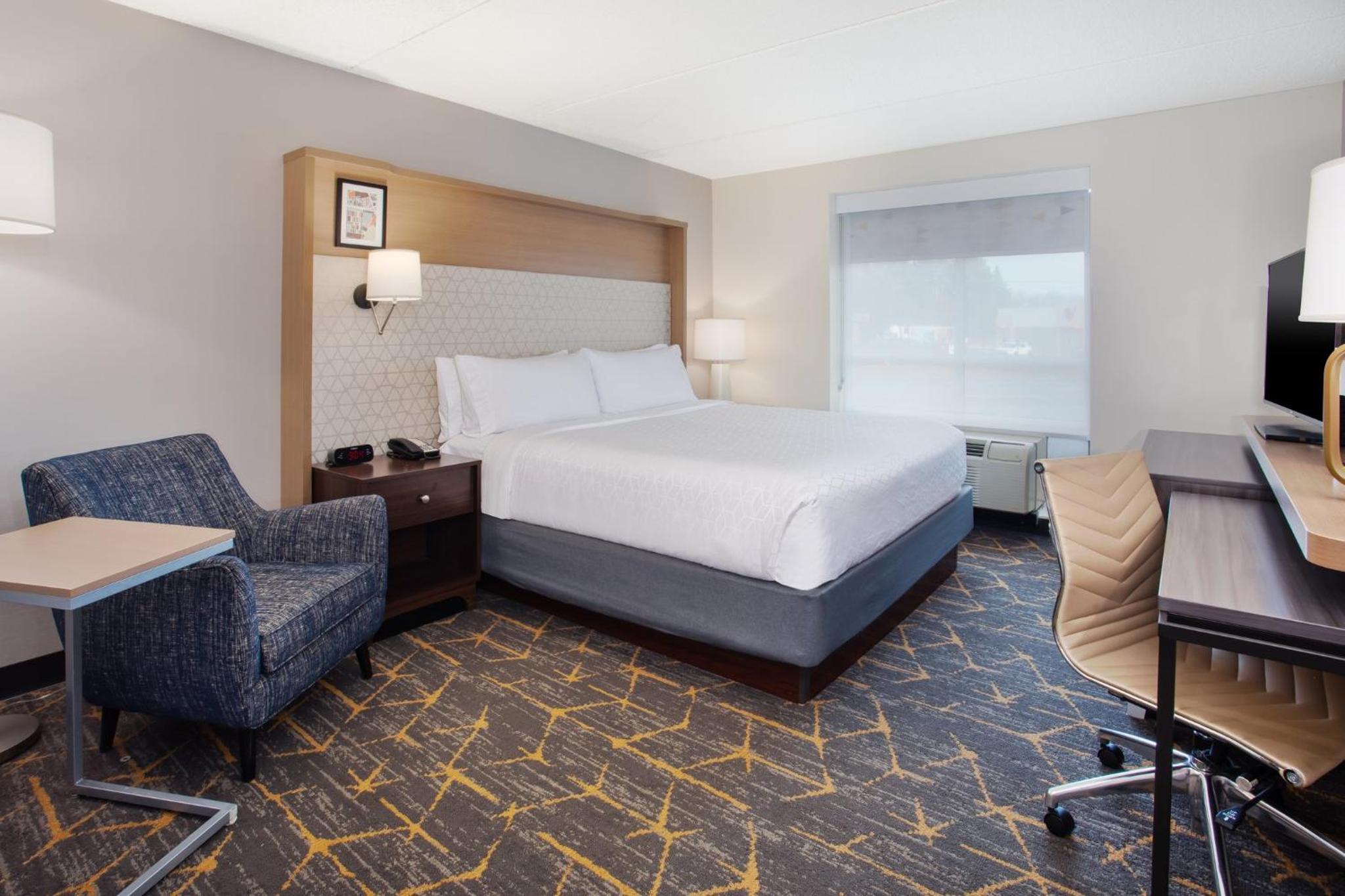 Standard King Room - Photo 6