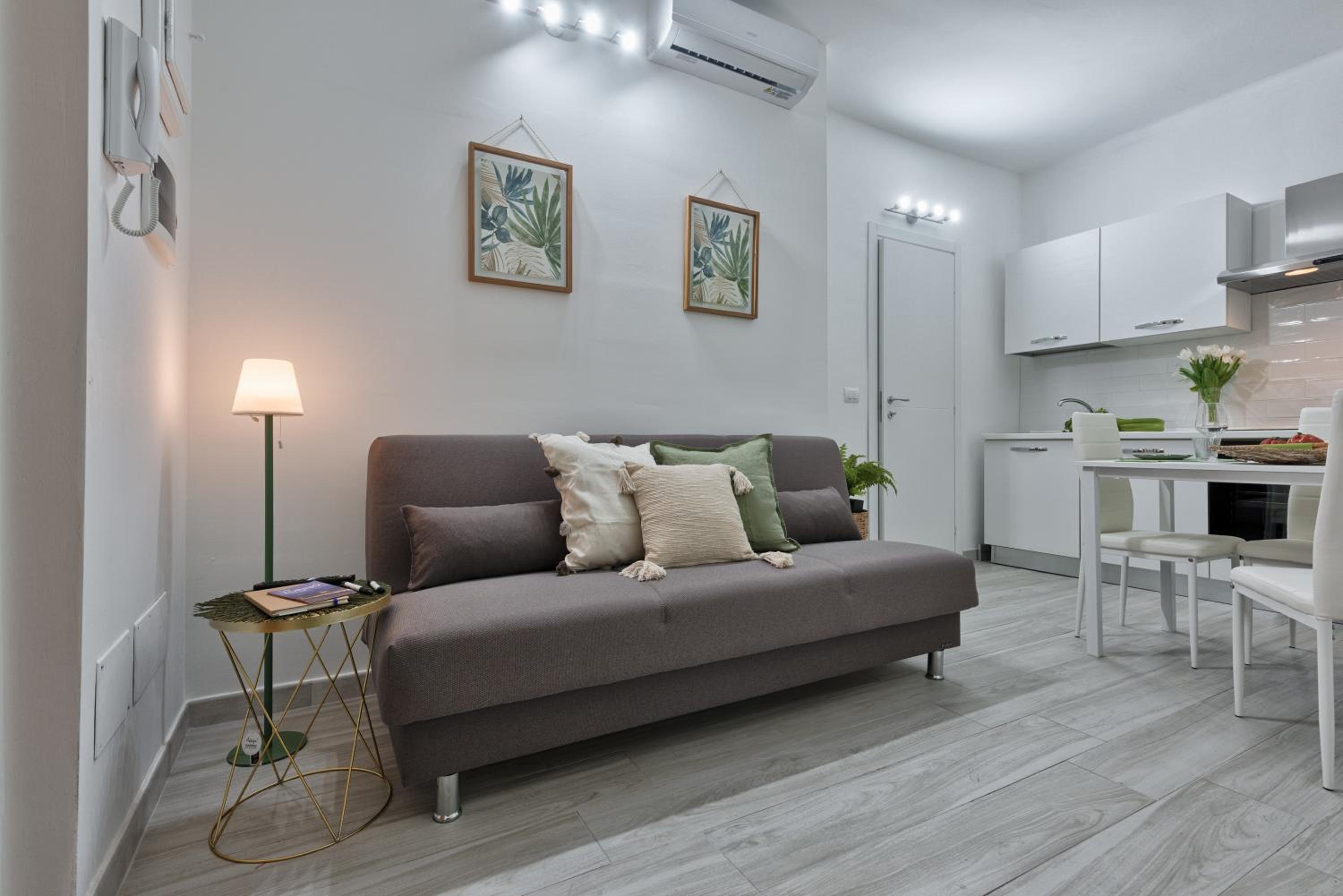 One-Bedroom Apartment