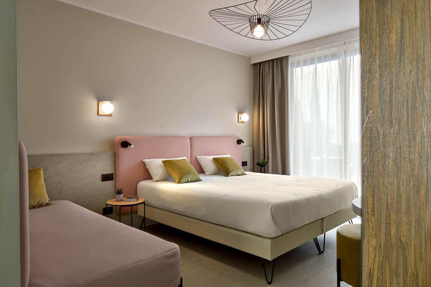 Lifestyle Double Room with Terrace and Lake View - Photo 4