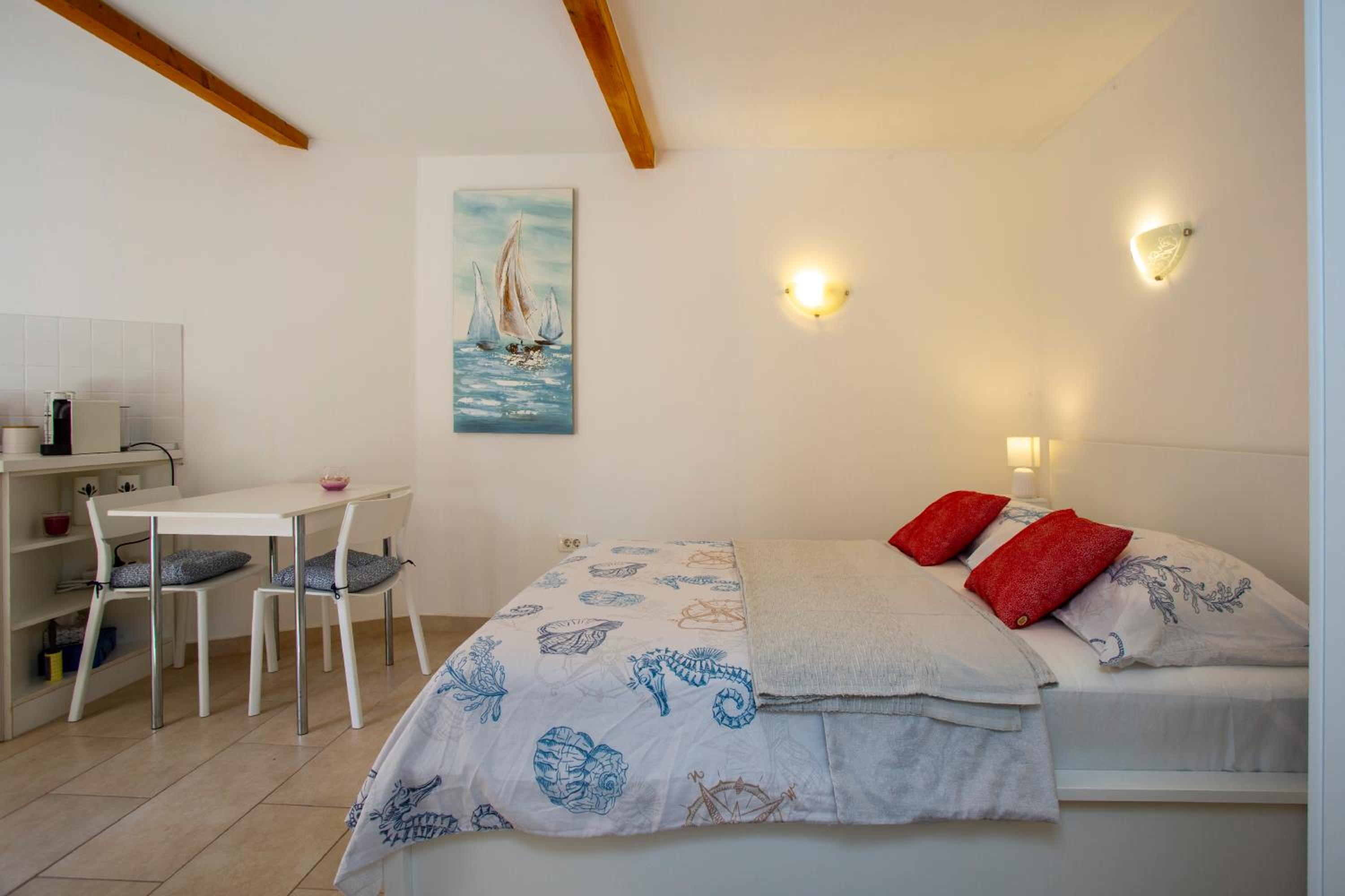 Studio Apartment with One Double Bed