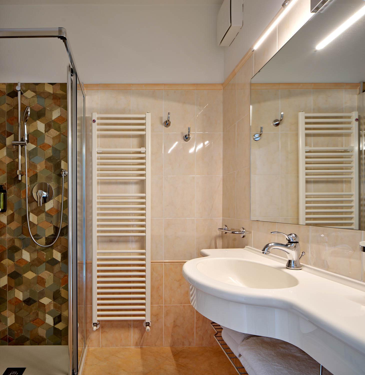 Lifestyle Double Room with Terrace and Lake View - Photo 7