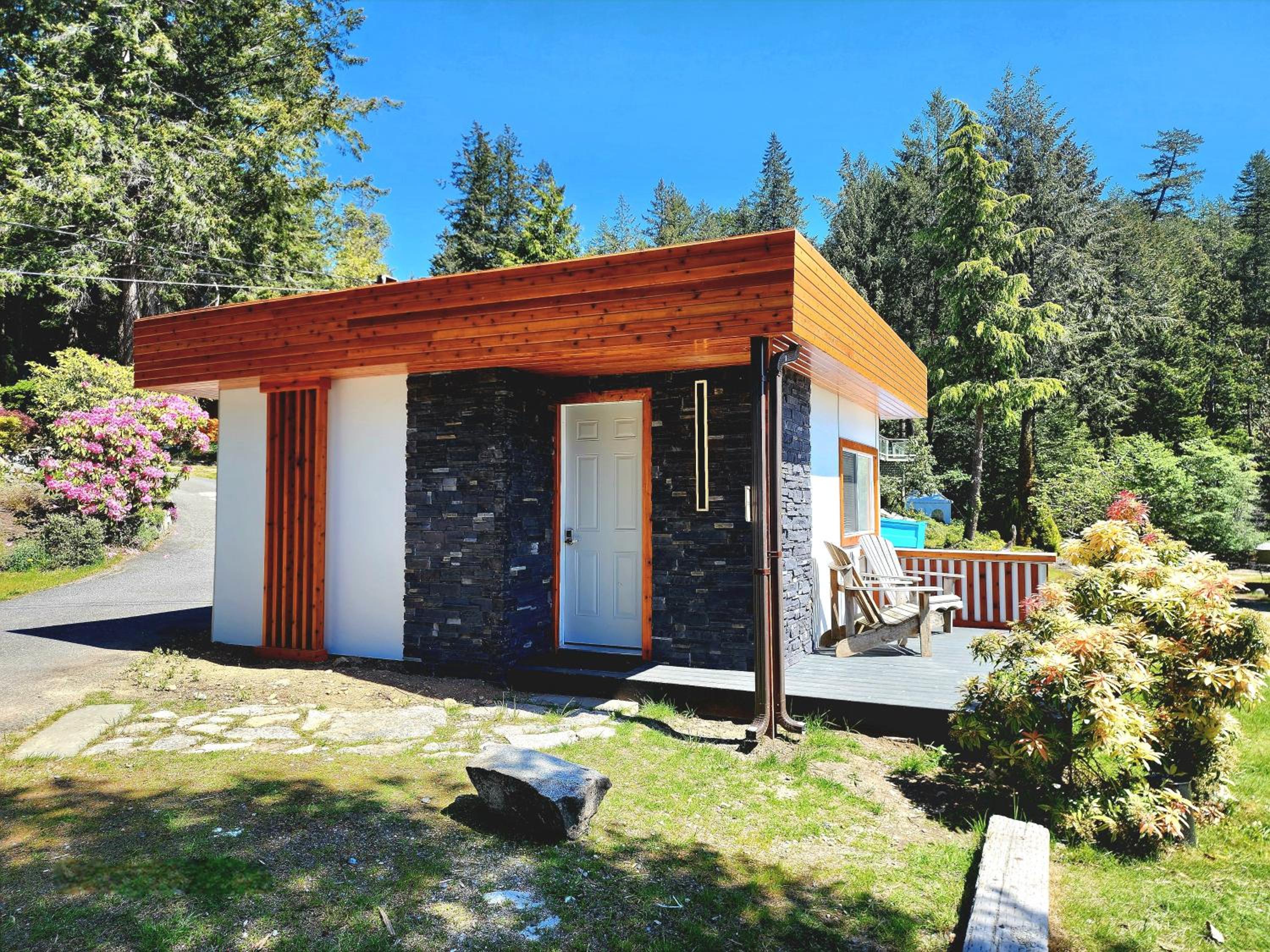 Deluxe Family Cabin