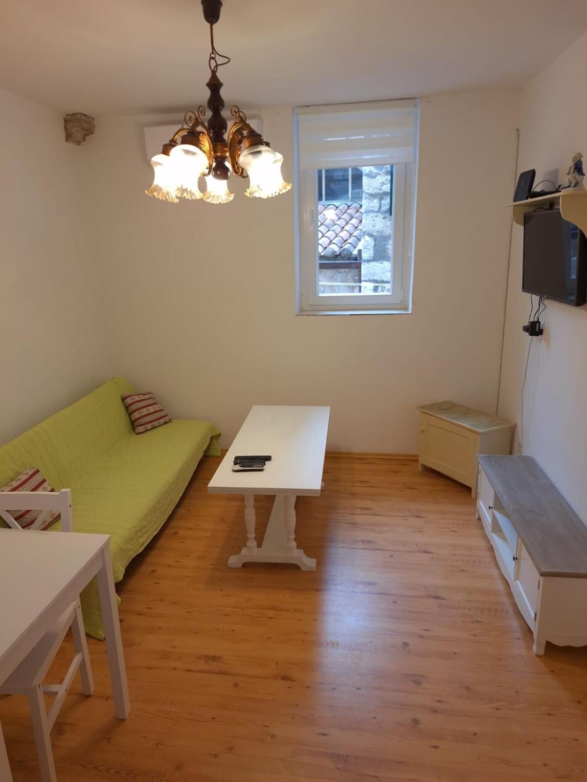 One-Bedroom Standard Apartment