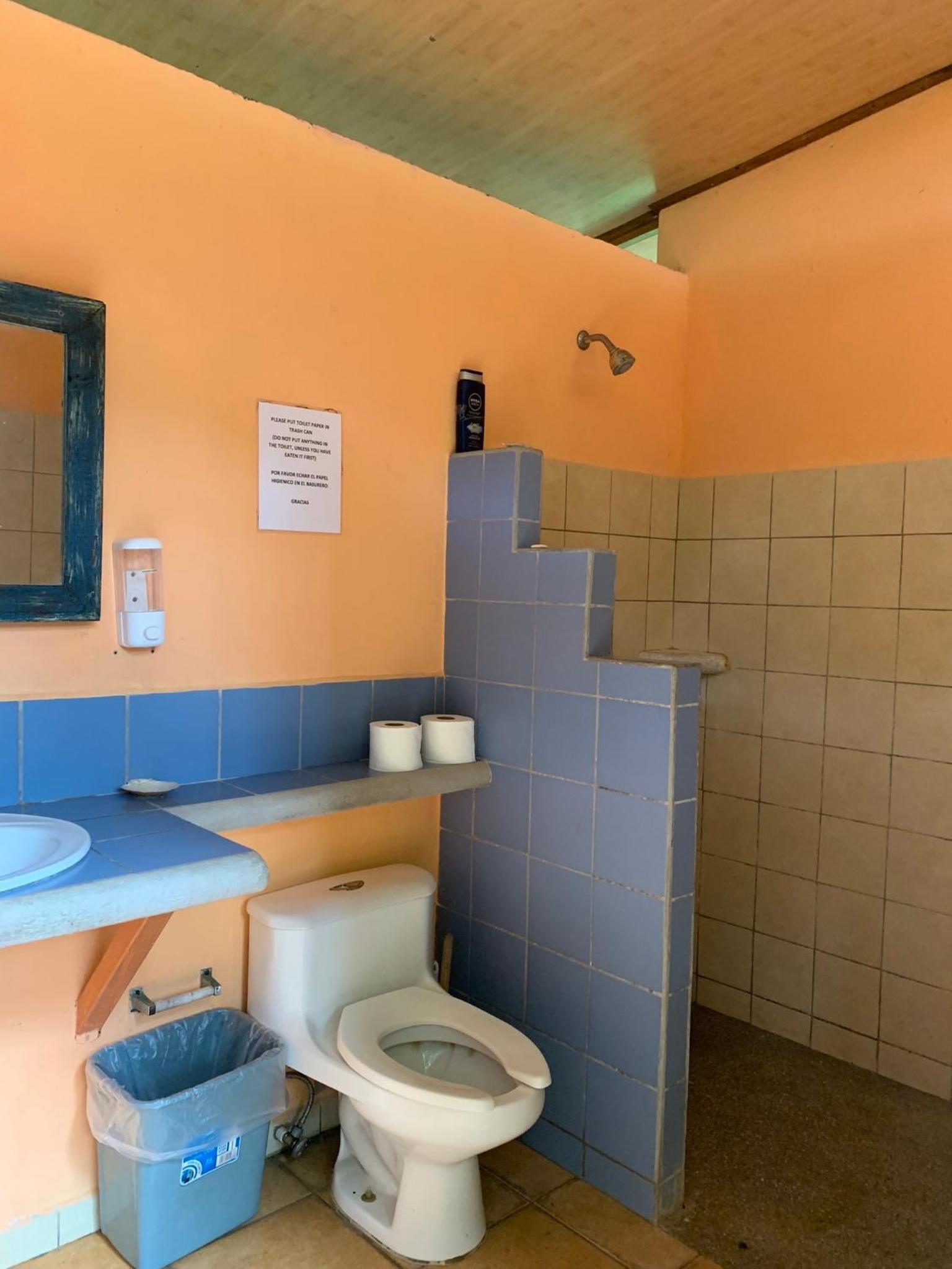 Double Room with Shared Bathroom photo 2