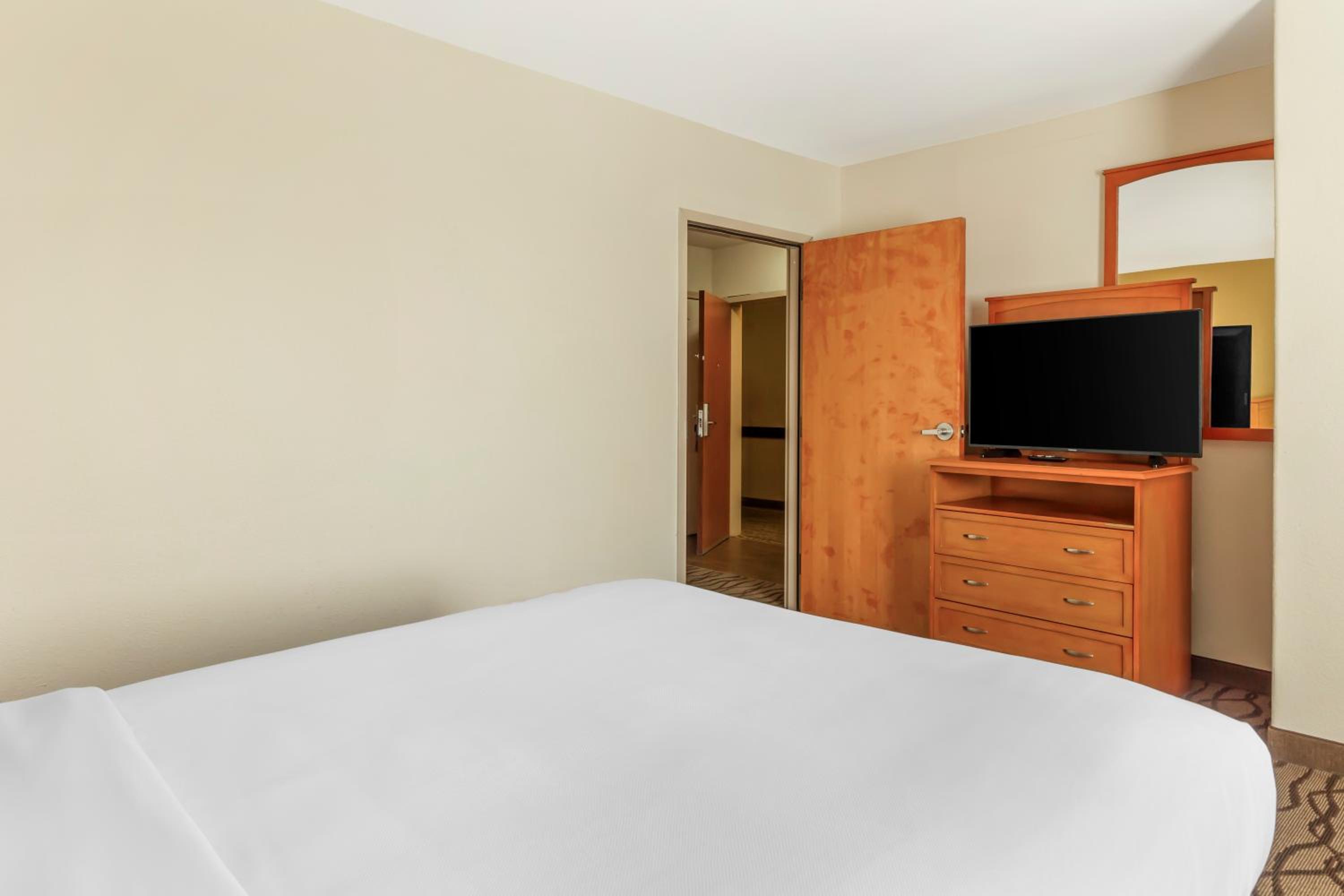 King Room - Non-Smoking - Photo 1