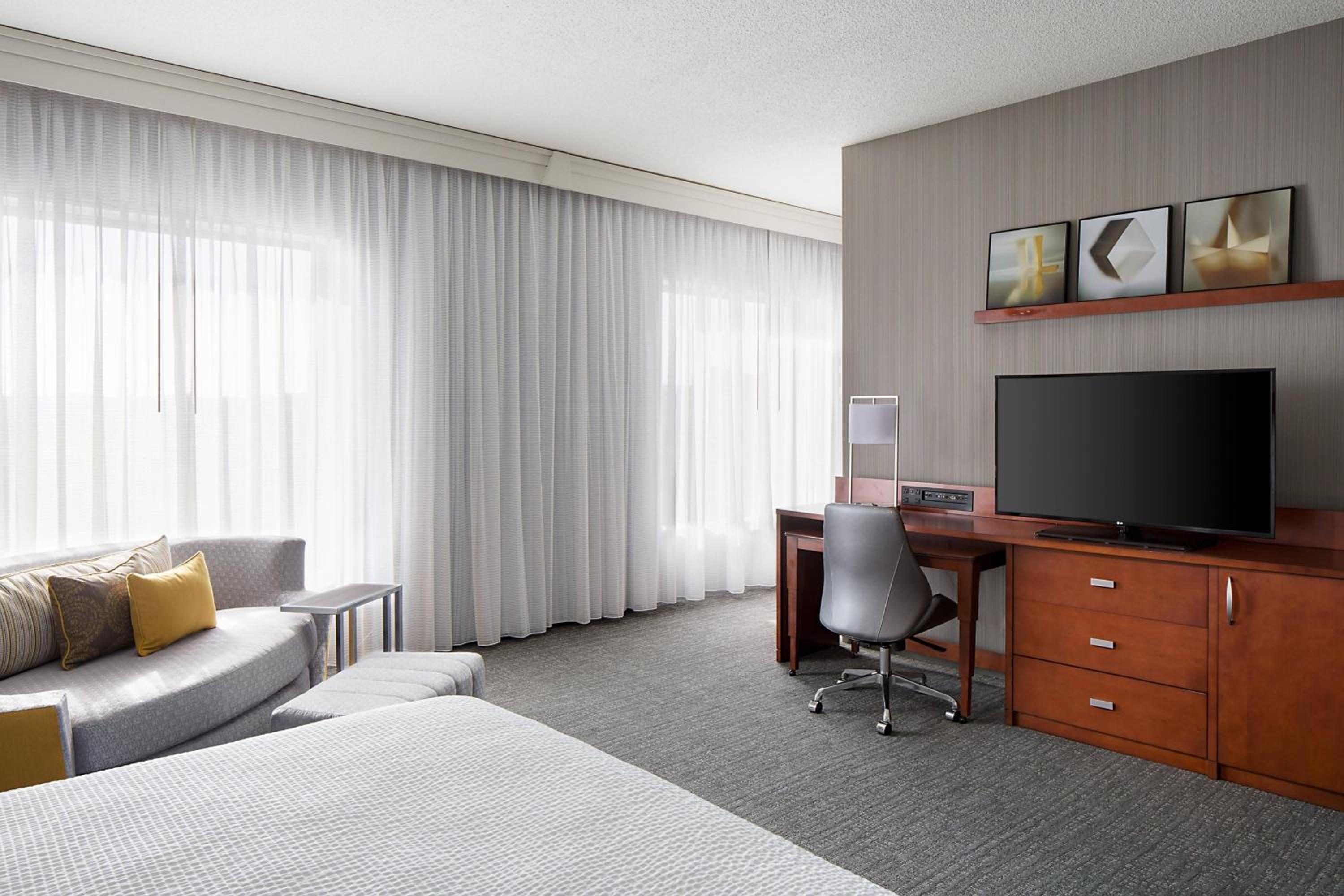 One-Bedroom King Suite with Sofa Bed - Photo 1