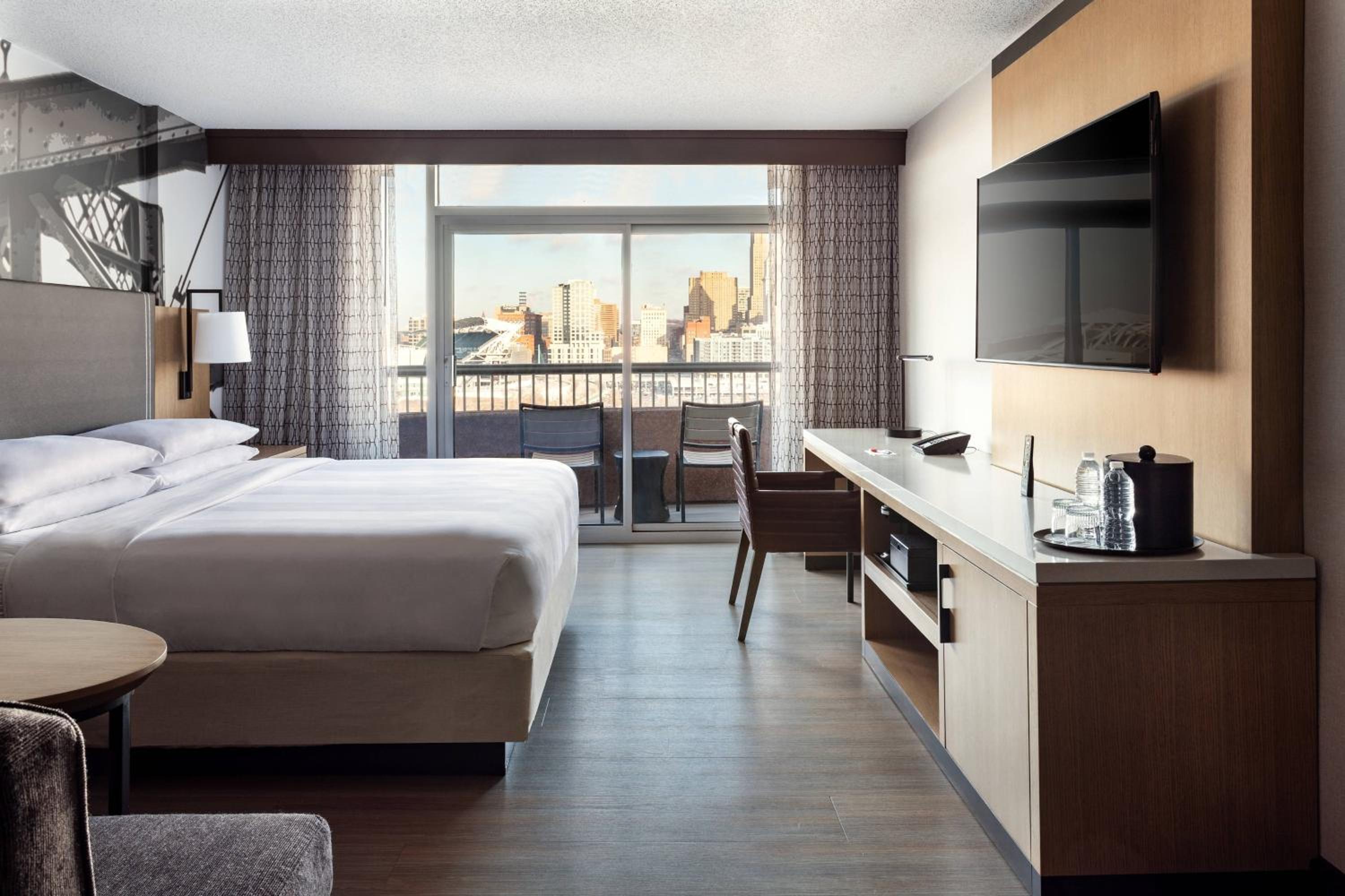 King Room with Balcony - Photo 1