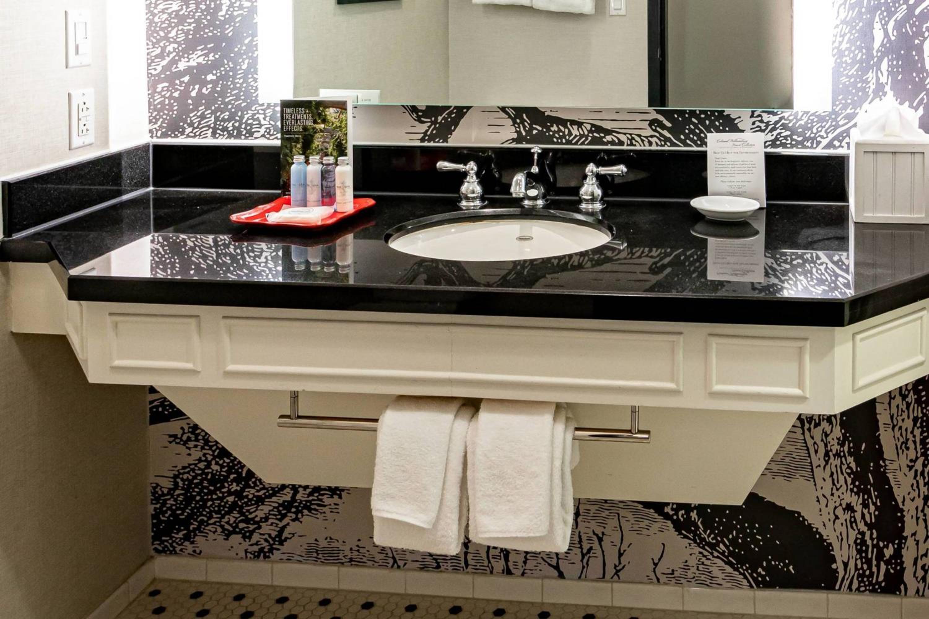 Deluxe King Room photo 2