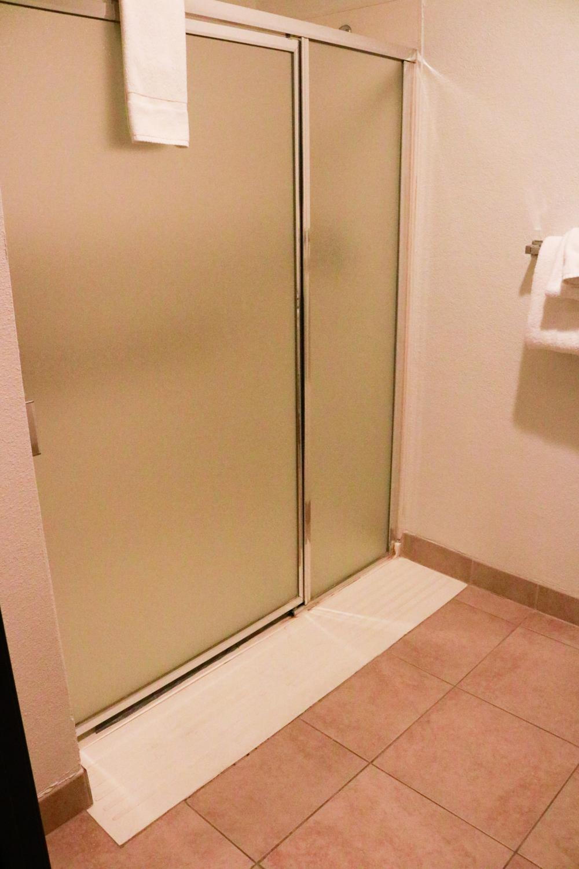 Superior Queen Room with Roll-In Shower - Mobility Accessible/Non-Smoking