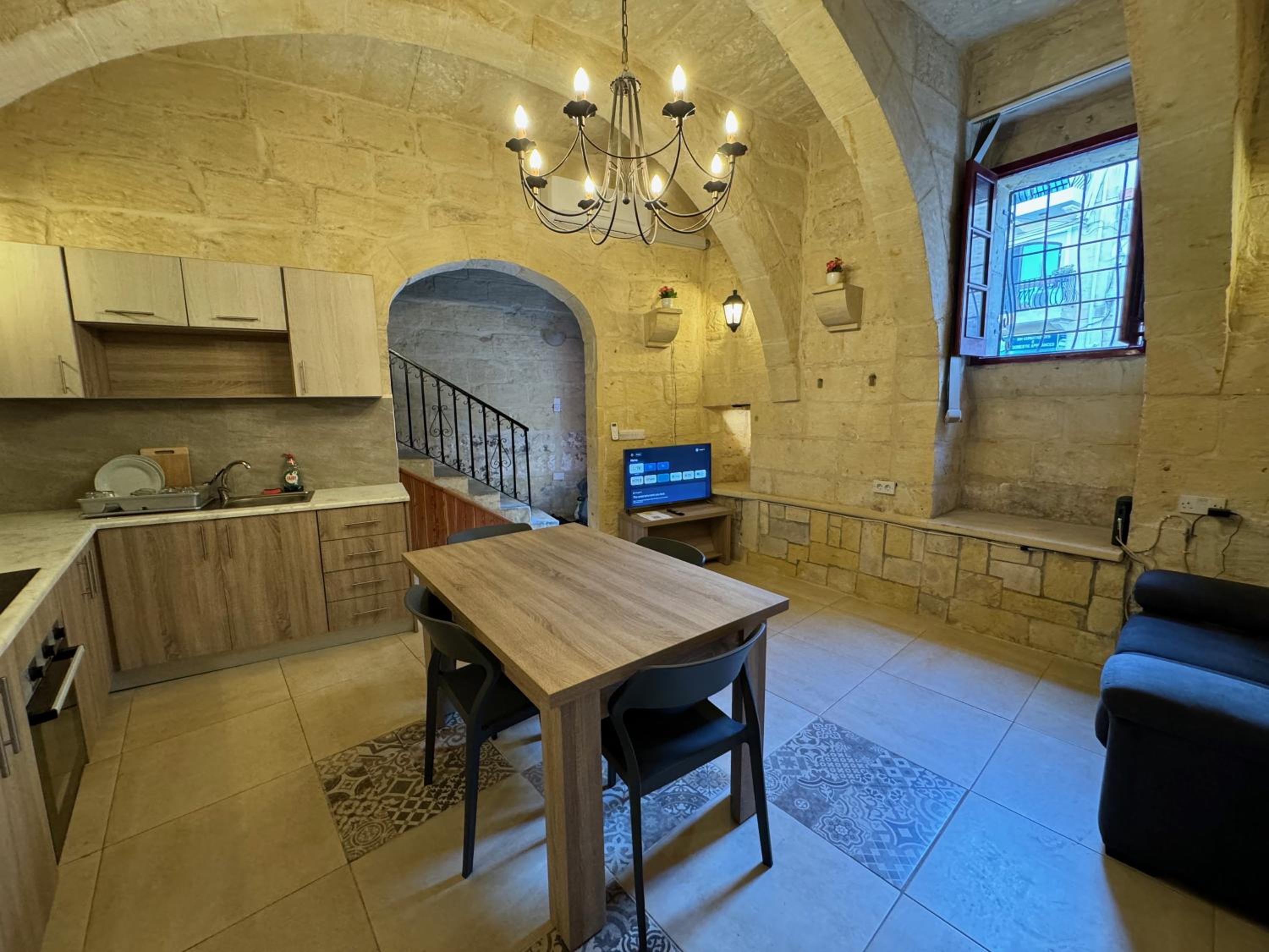 Maisonette photo 2