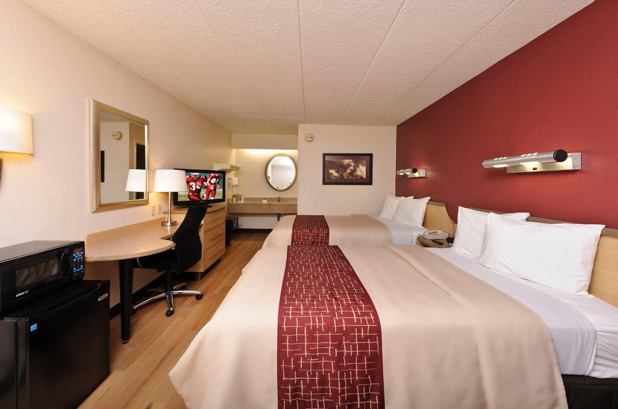 Deluxe Room with Two Double Beds Smoke Free - Photo 1