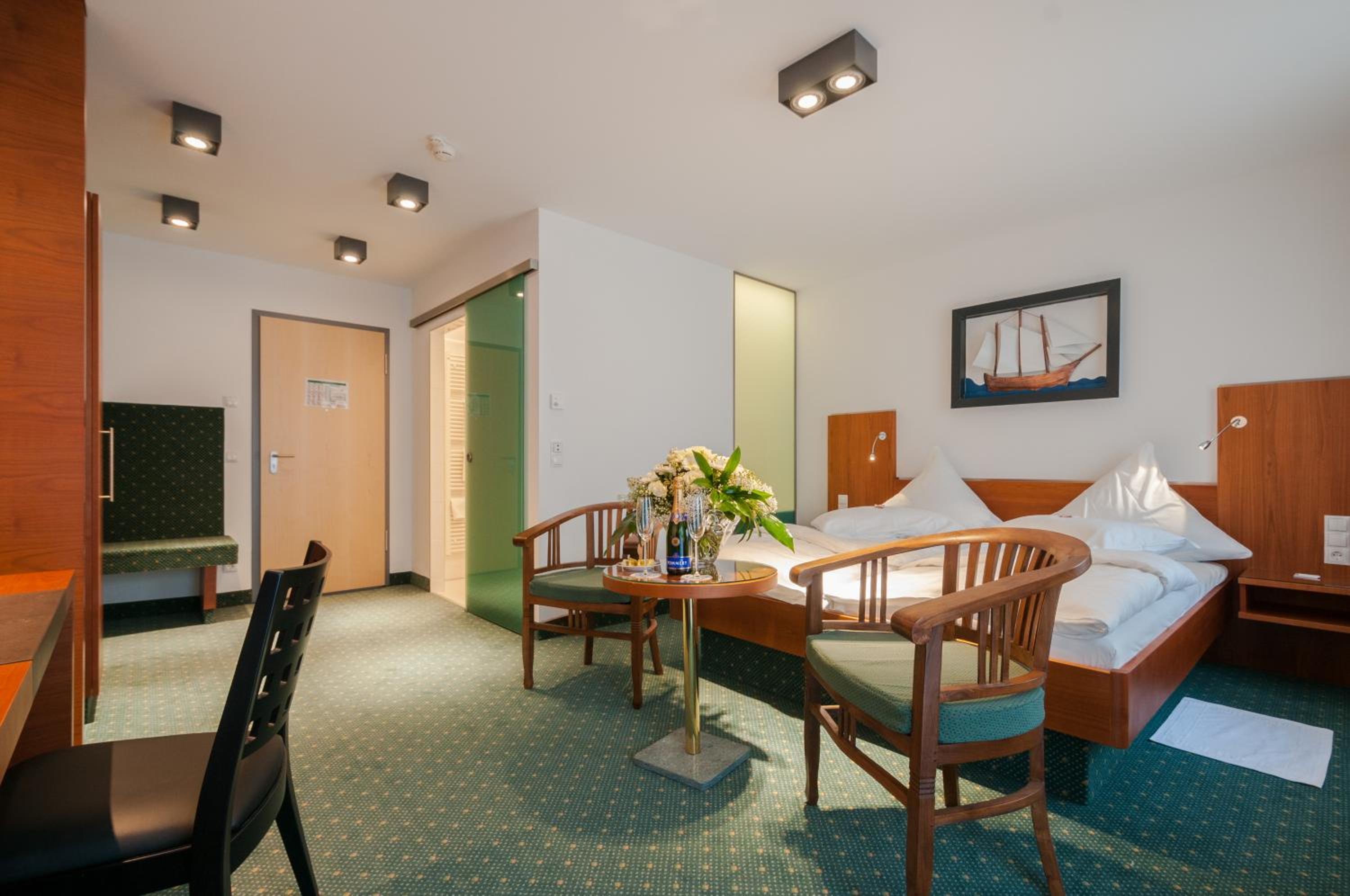 Deluxe Double Room with Balcony - Photo 1