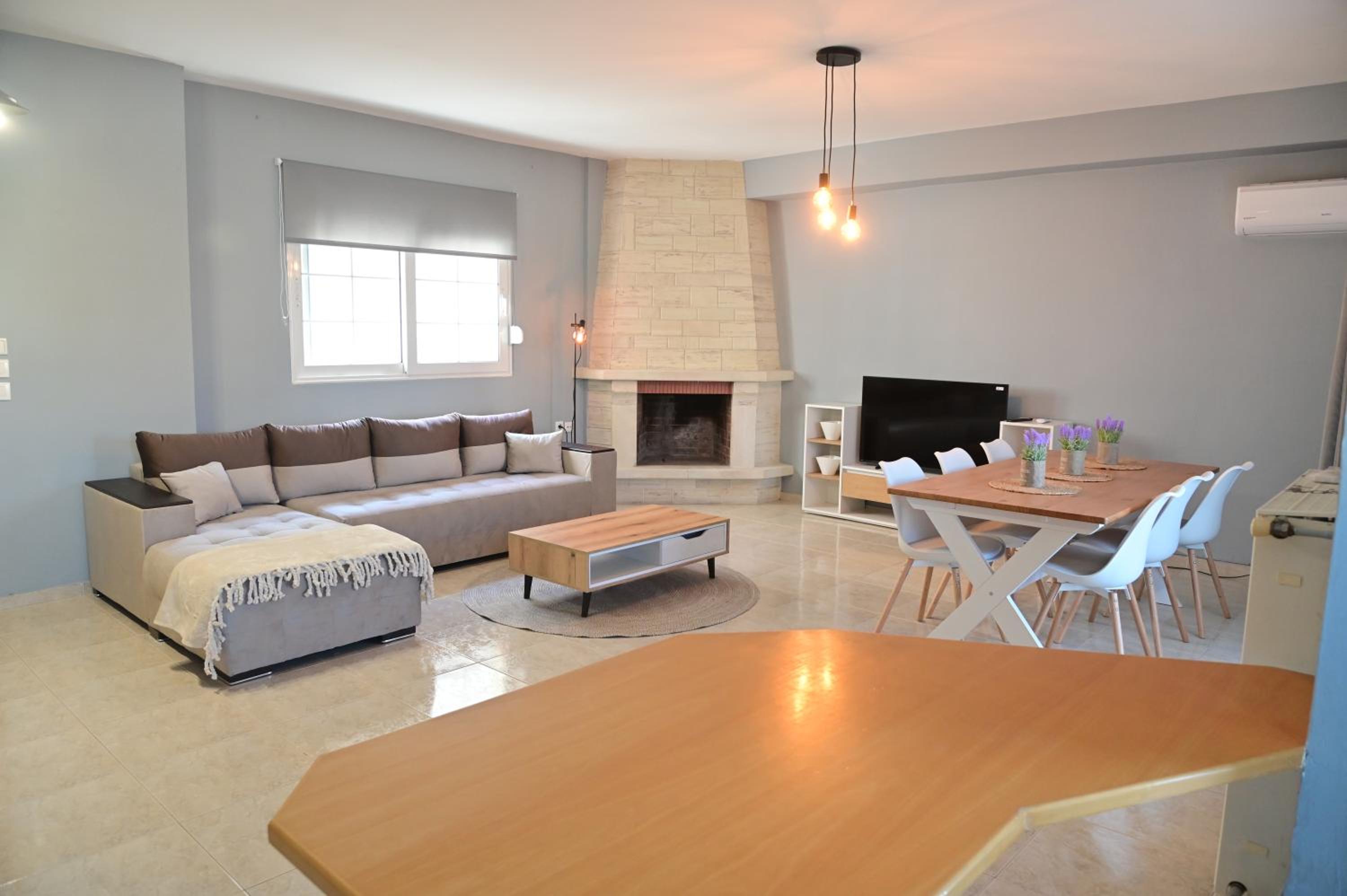 Three-Bedroom Deluxe Apartment