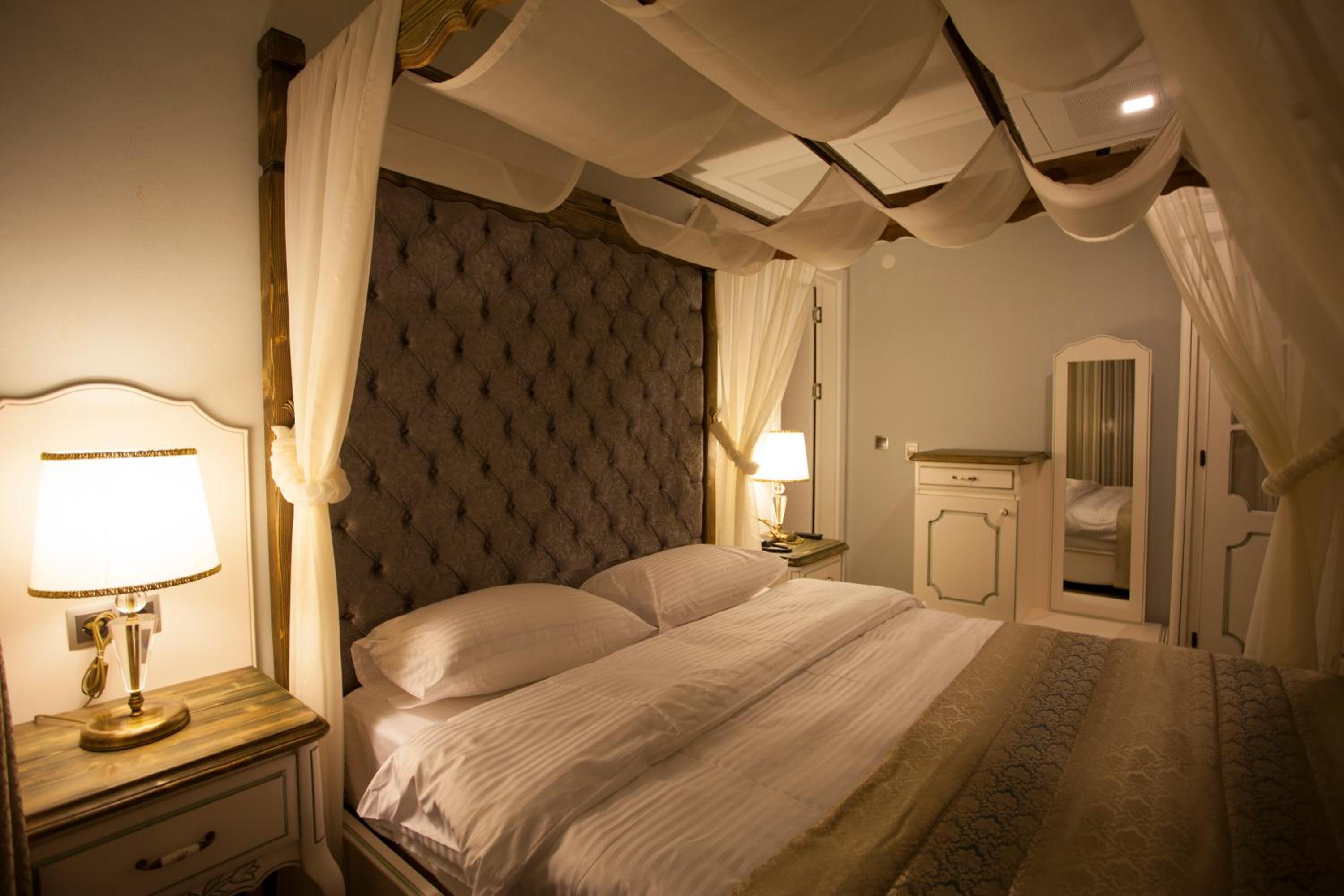 Suite with Balcony photo 1