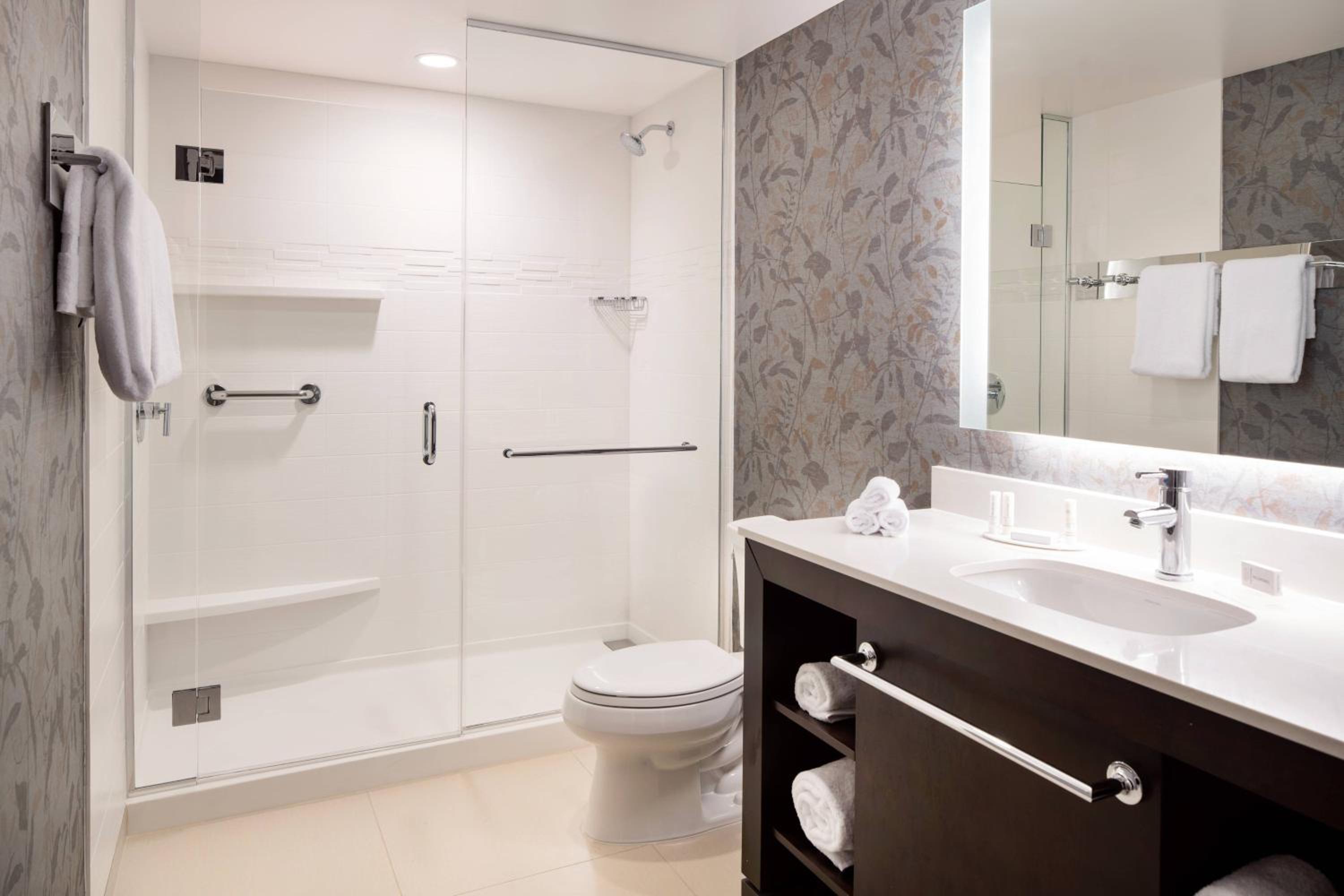 2 Bedroom Suite photo 2