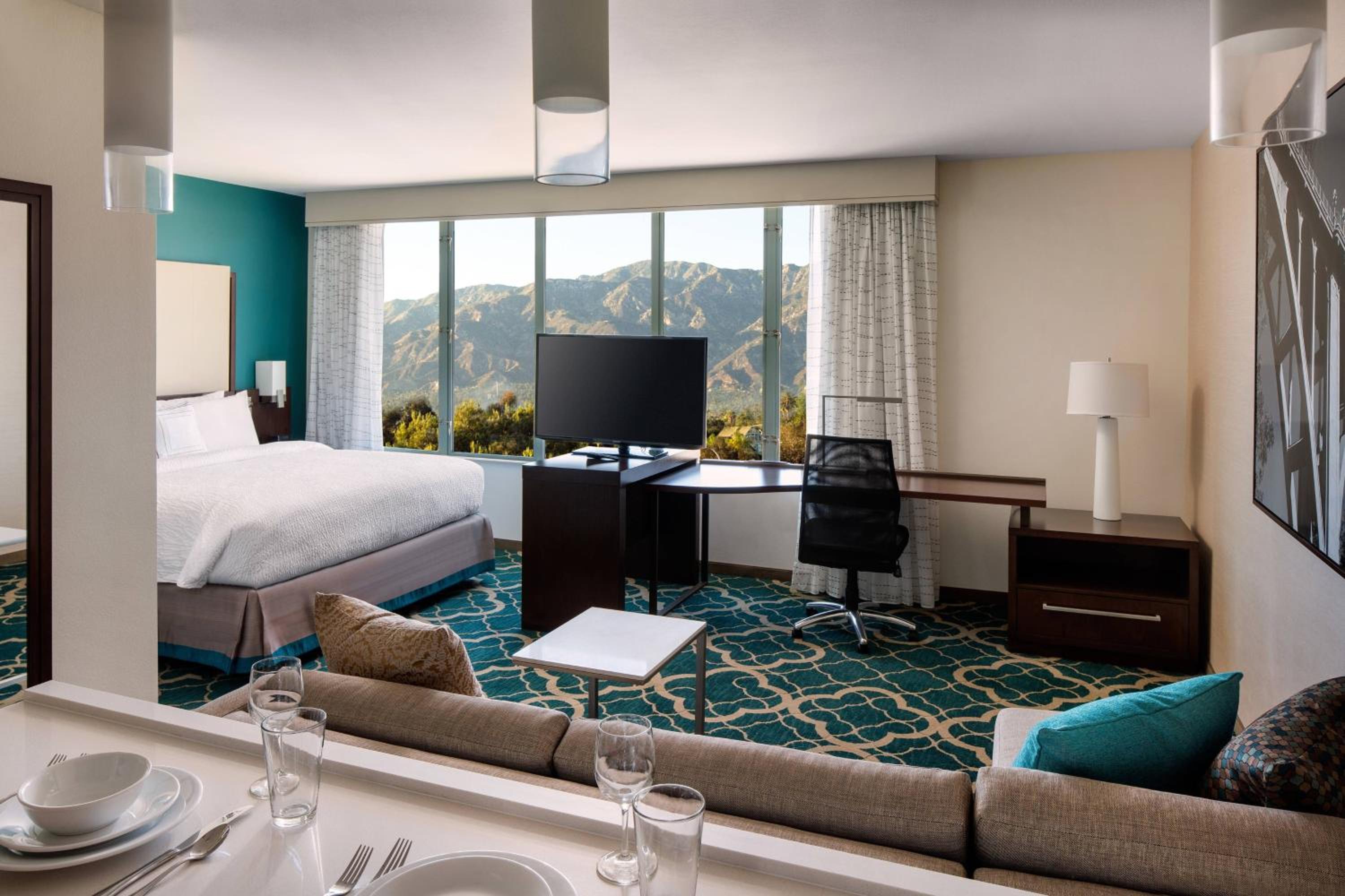 King Studio with Sofa Bed and Mountain View photo 1