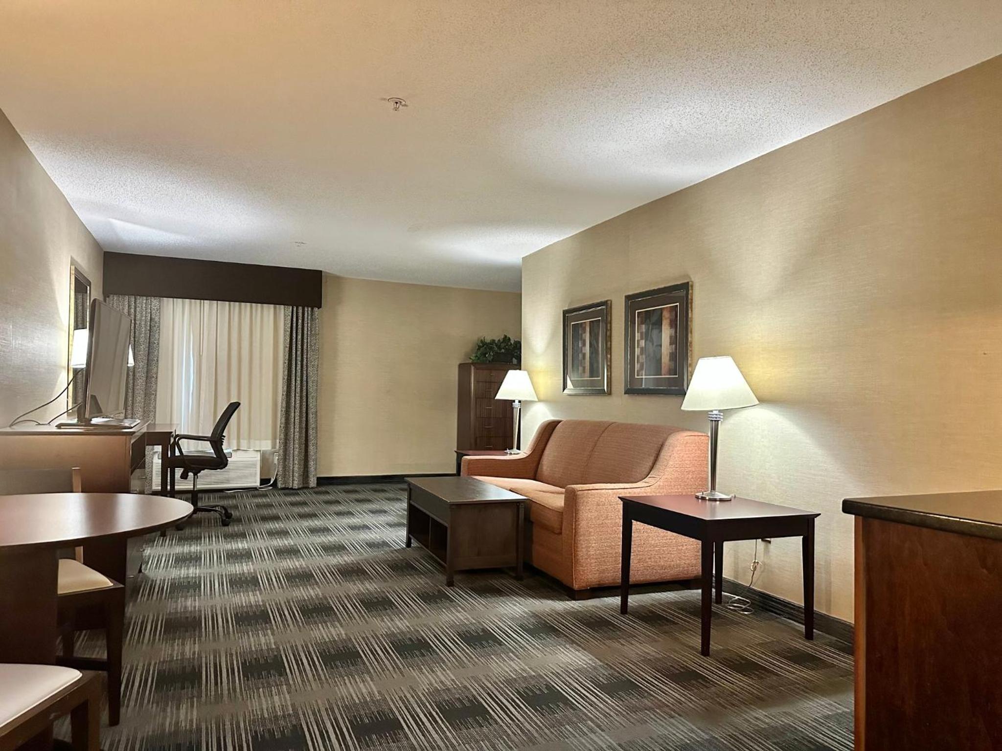 Queen Suite with Two Queen Beds - Photo 1