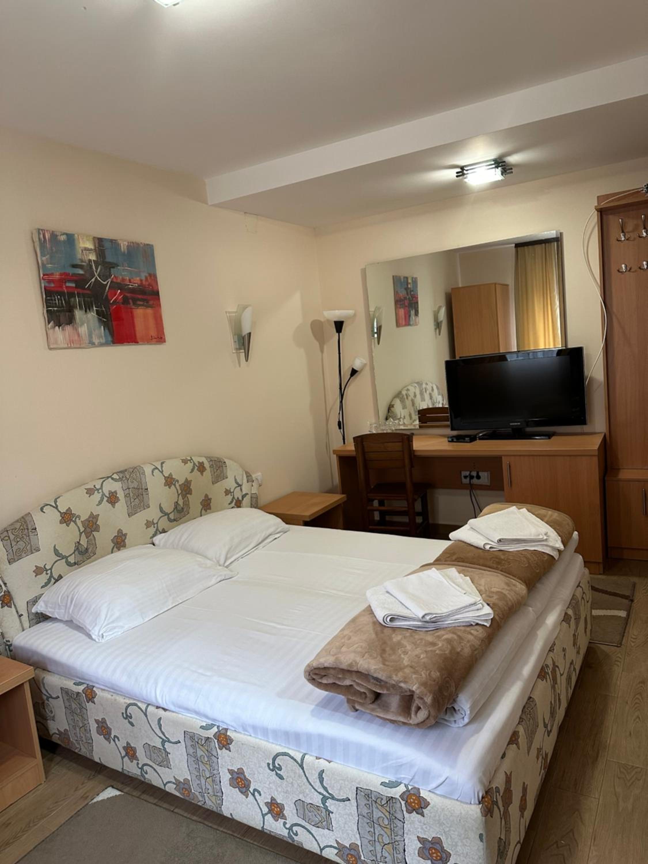 Economy Double Room photo 2