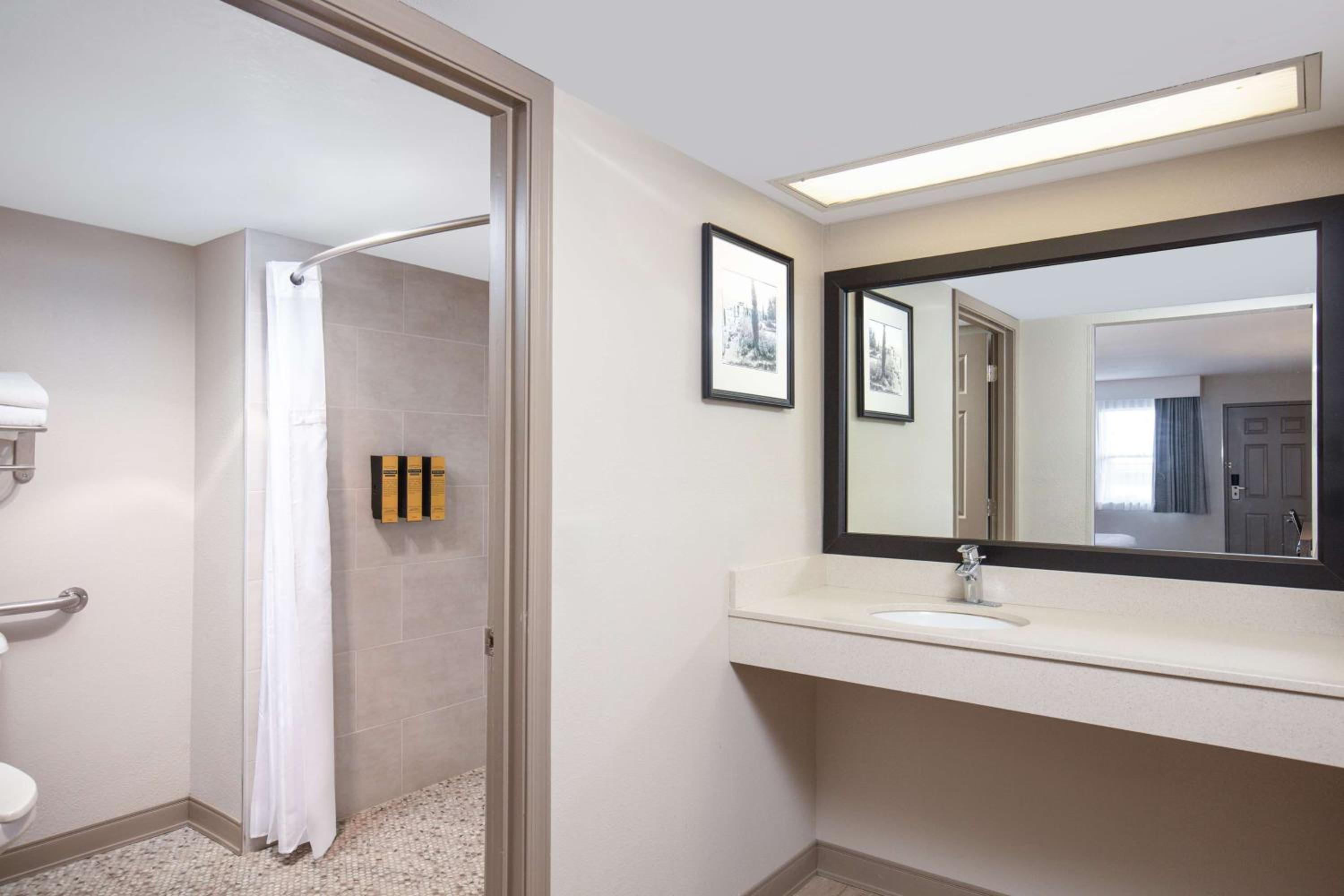 Large Queen Room with Two Queen Beds and Sofa Bed - Disability Access With Roll-In Shower/Non-Smoking