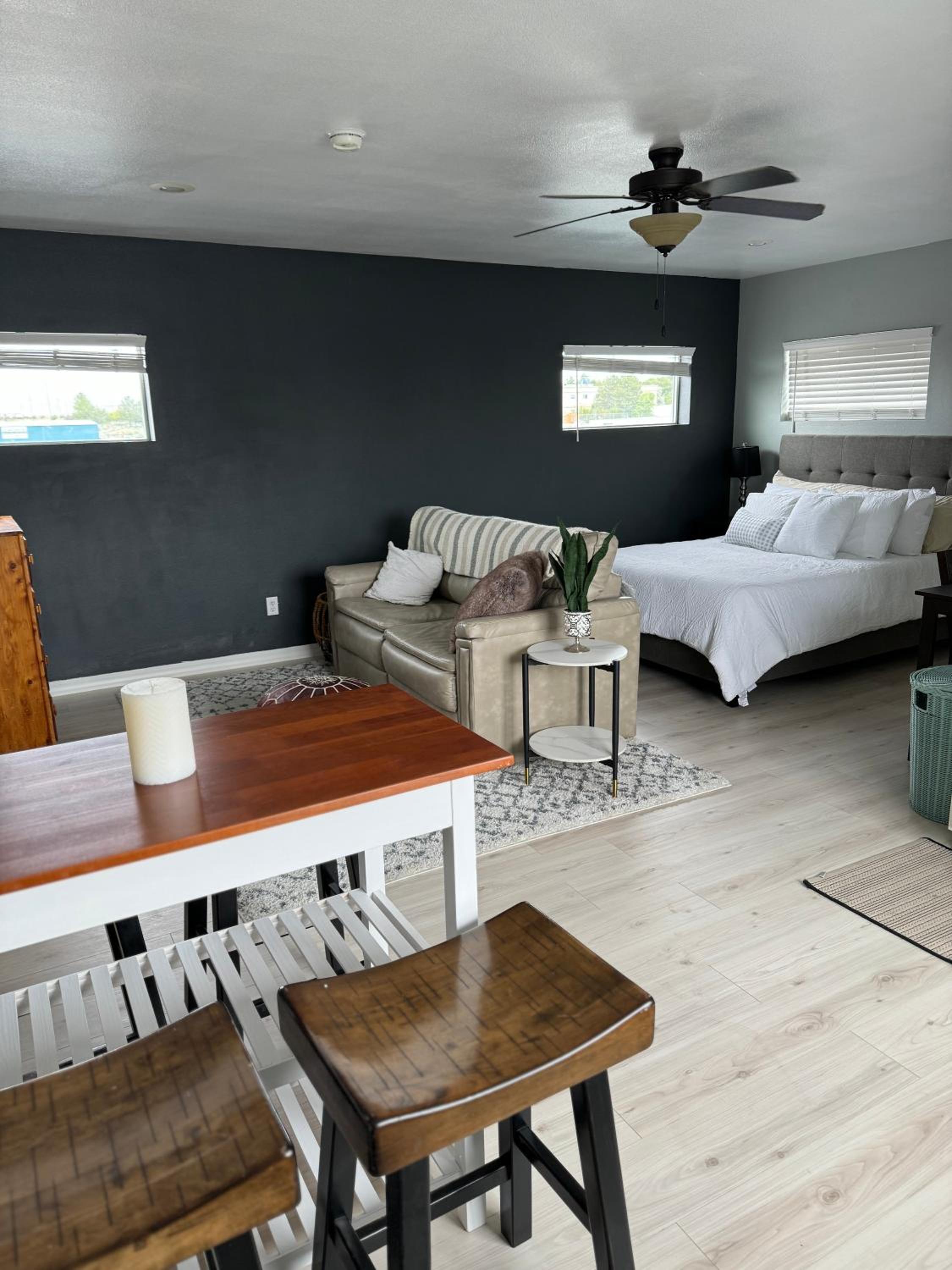 Studio Apartment With King Bed photo 1