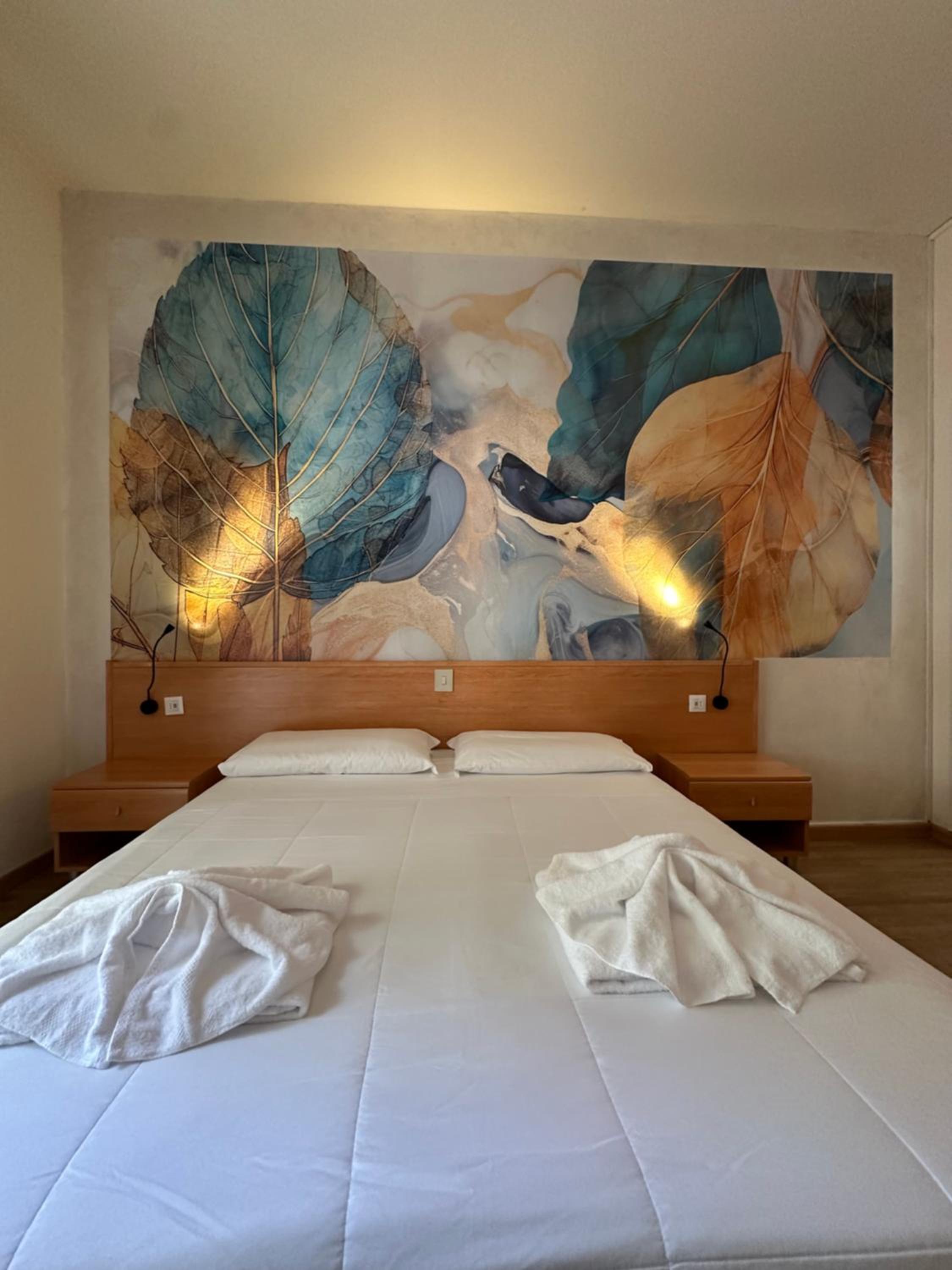 Double or Twin Room with Balcony and View - Photo 6