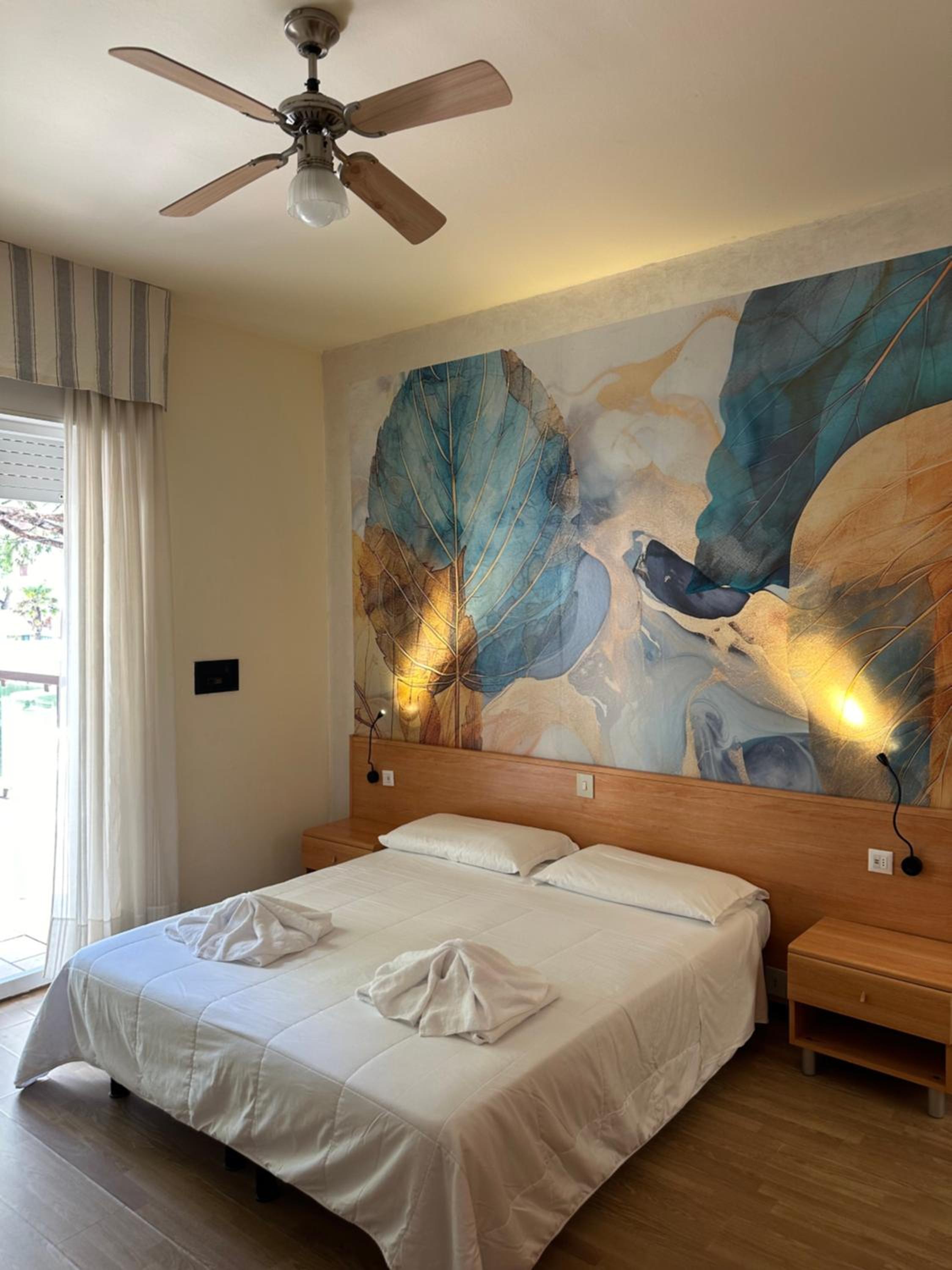 Double or Twin Room with Balcony and View - Photo 8