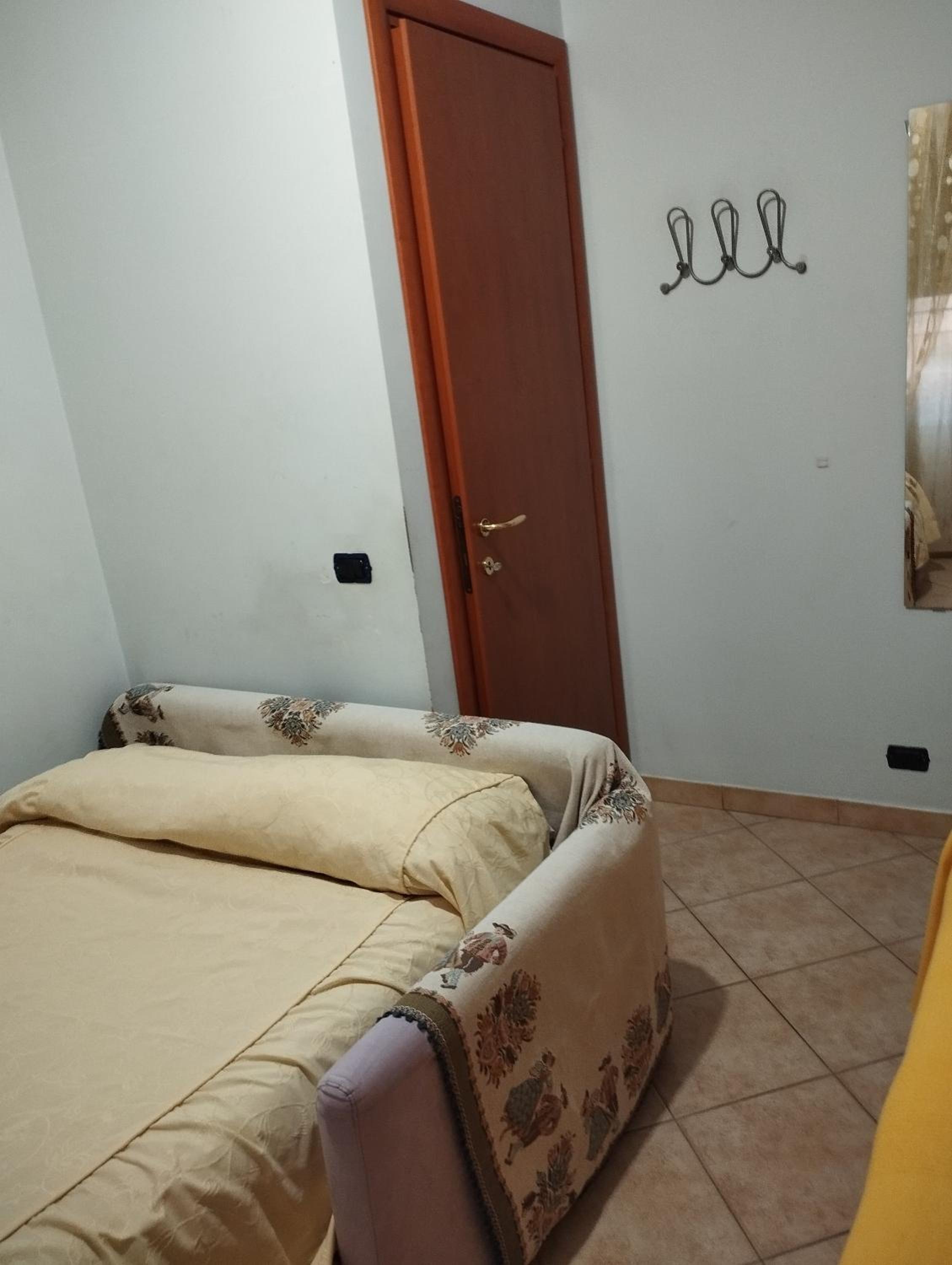 Triple Room With Shared Bathroom