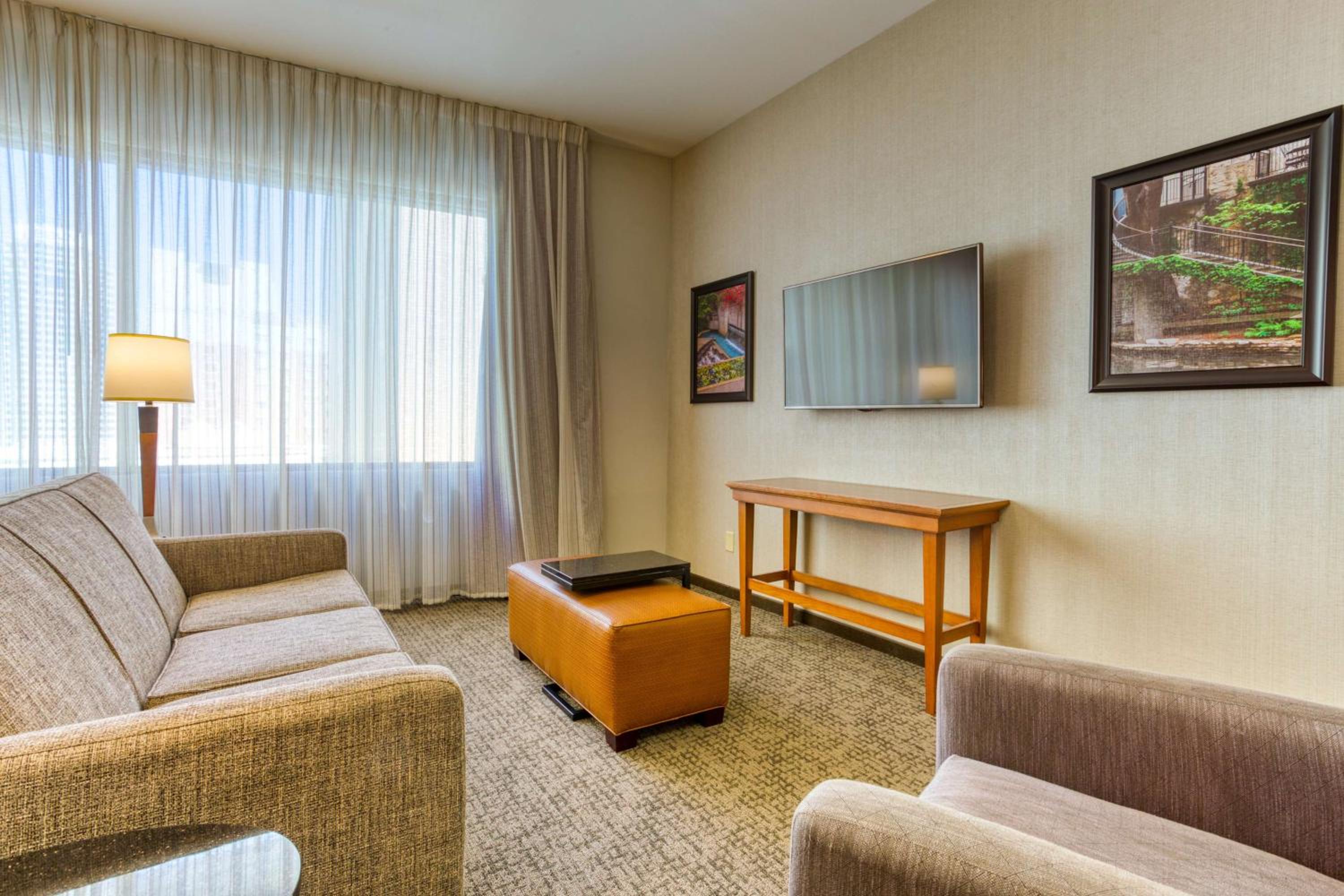 King Suite with Spa Bath photo 3