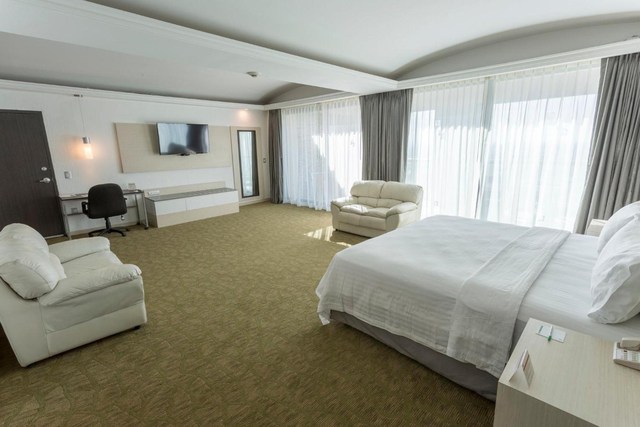 King Suite - Photo 1