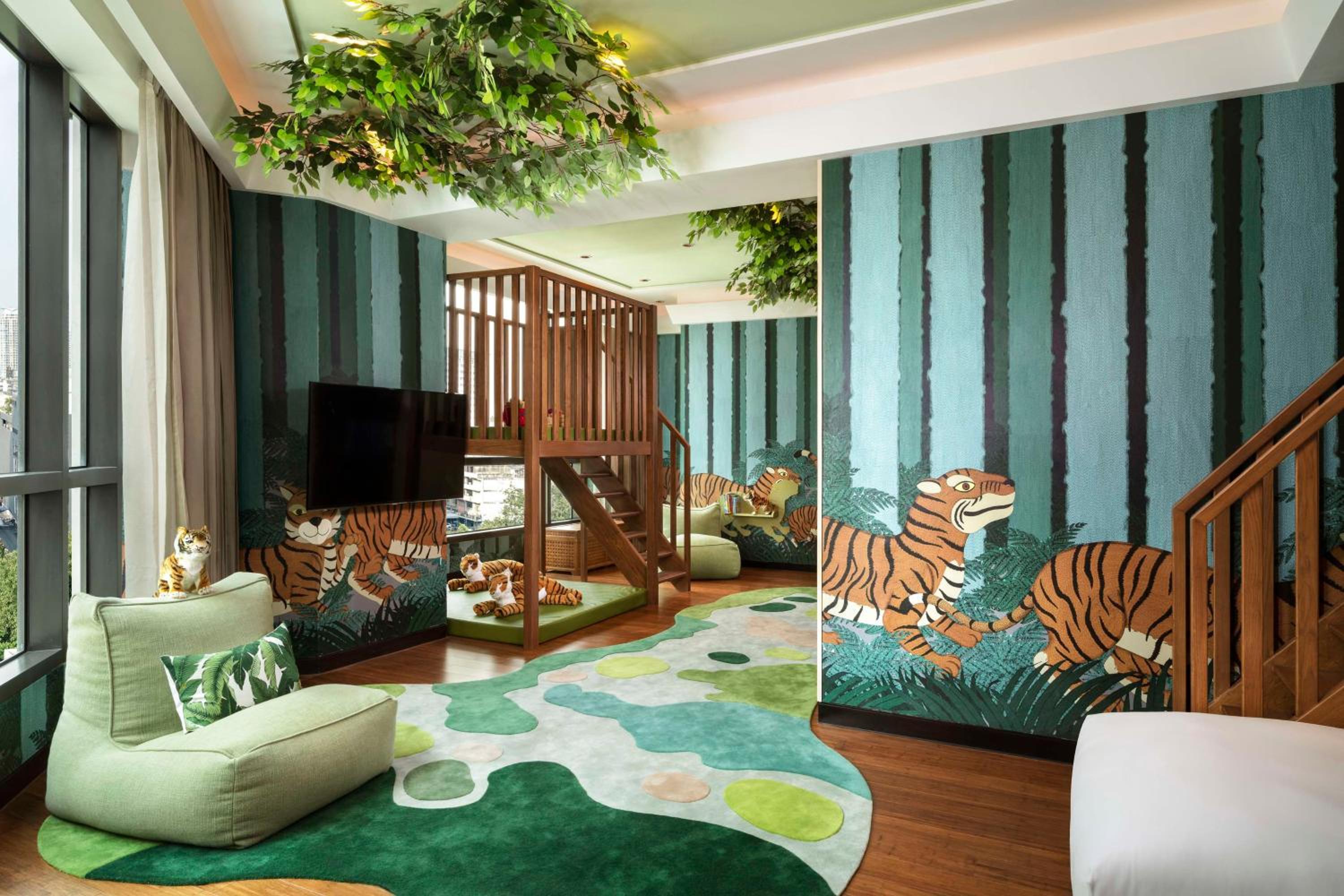 Family Themed Suite Two Bedroom - Lounge Access