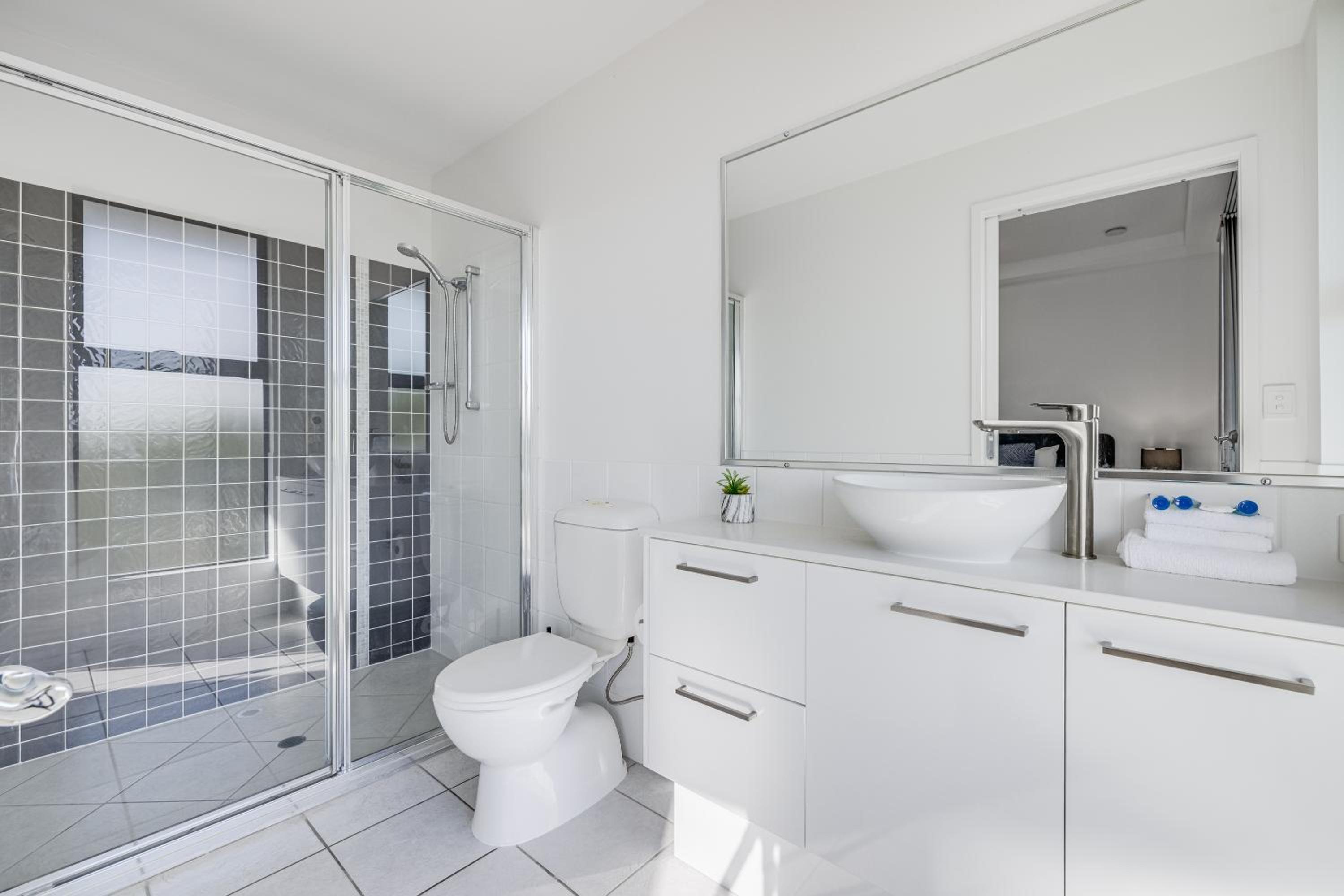 Superior Beachfront Apartment, 2 Bedrooms photo 3