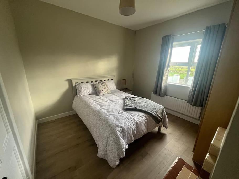 Four-Bedroom House photo 2