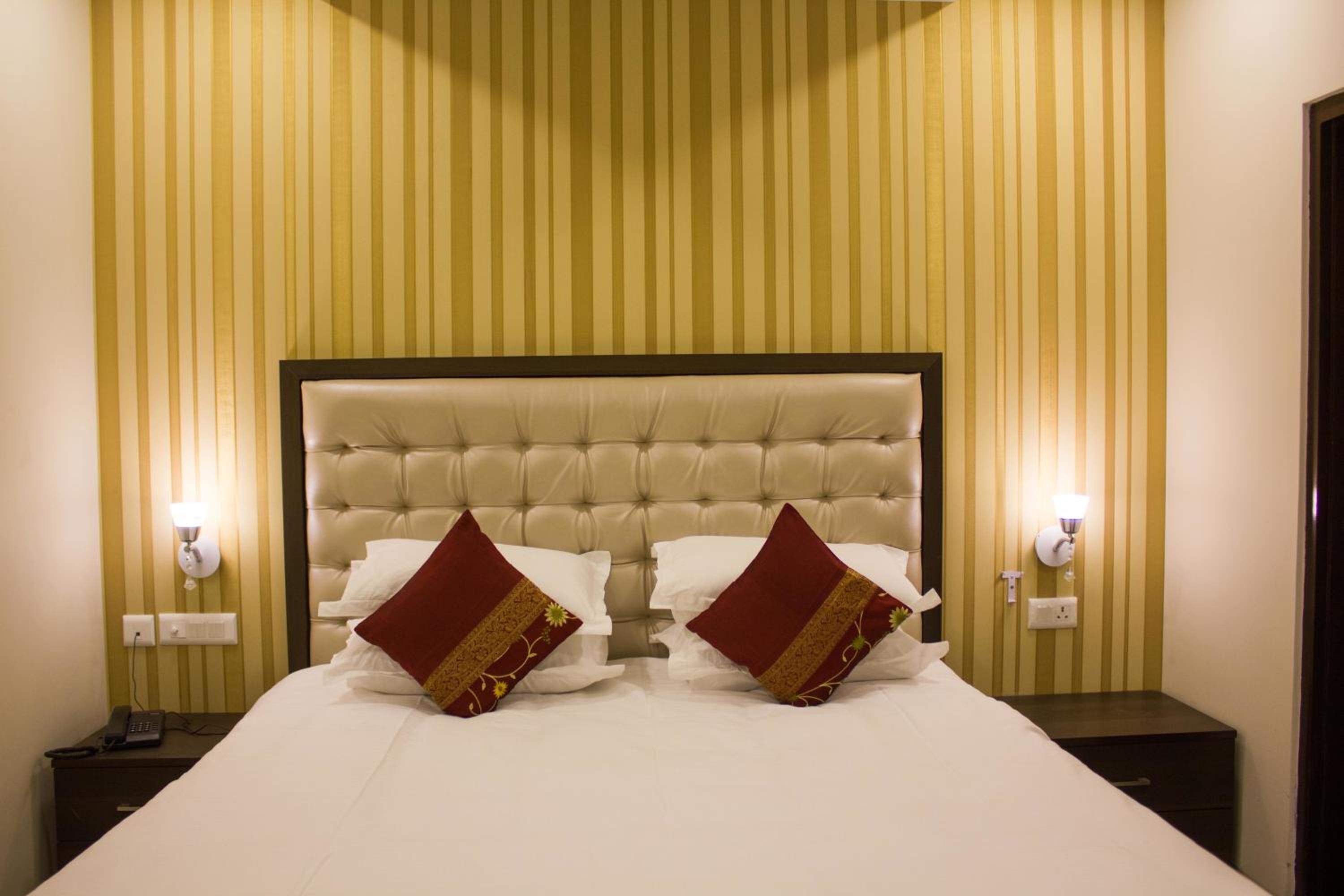 Standard Double Room - Photo 3