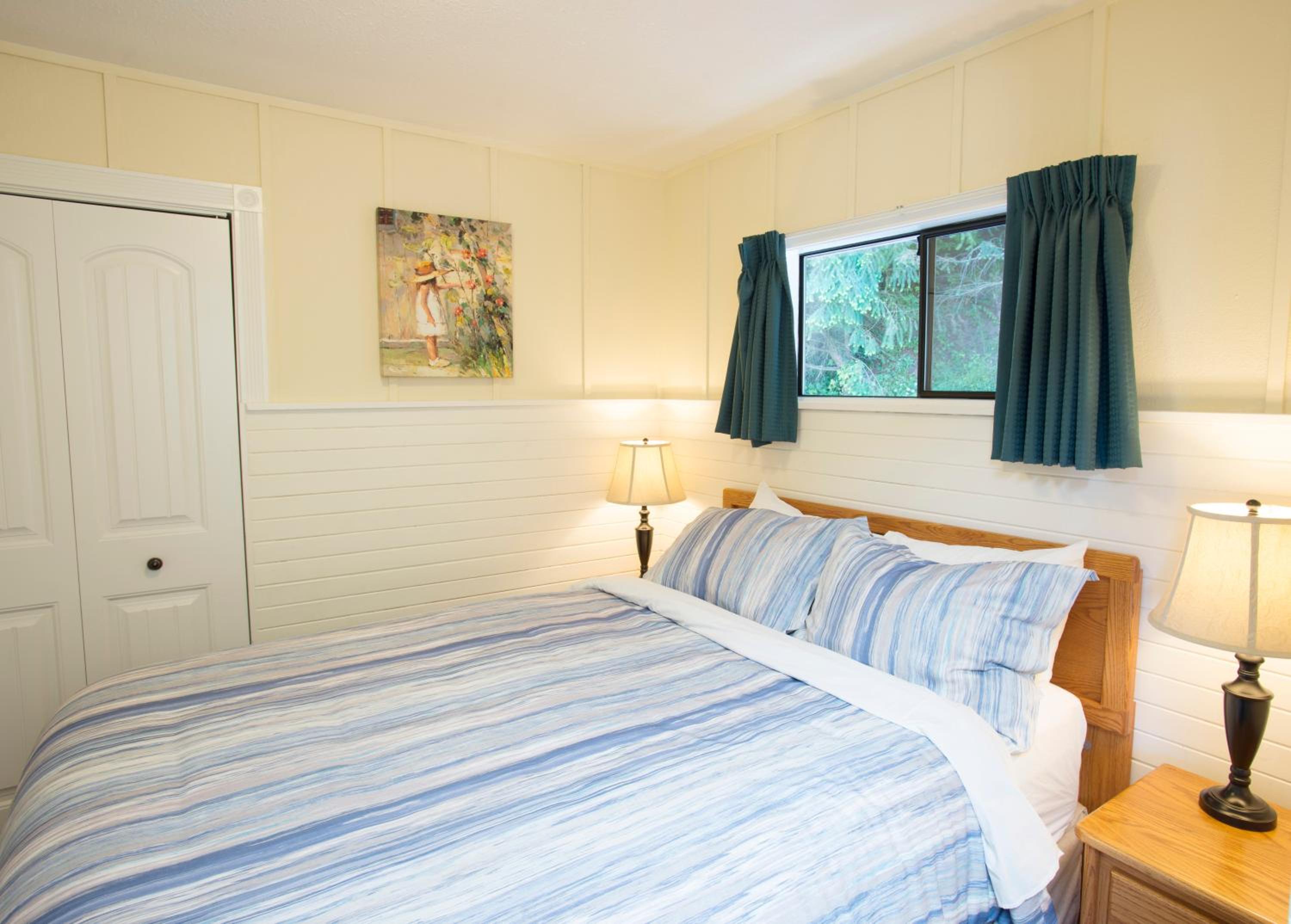 Two-Bedroom Cottage - Beach Front photo 1