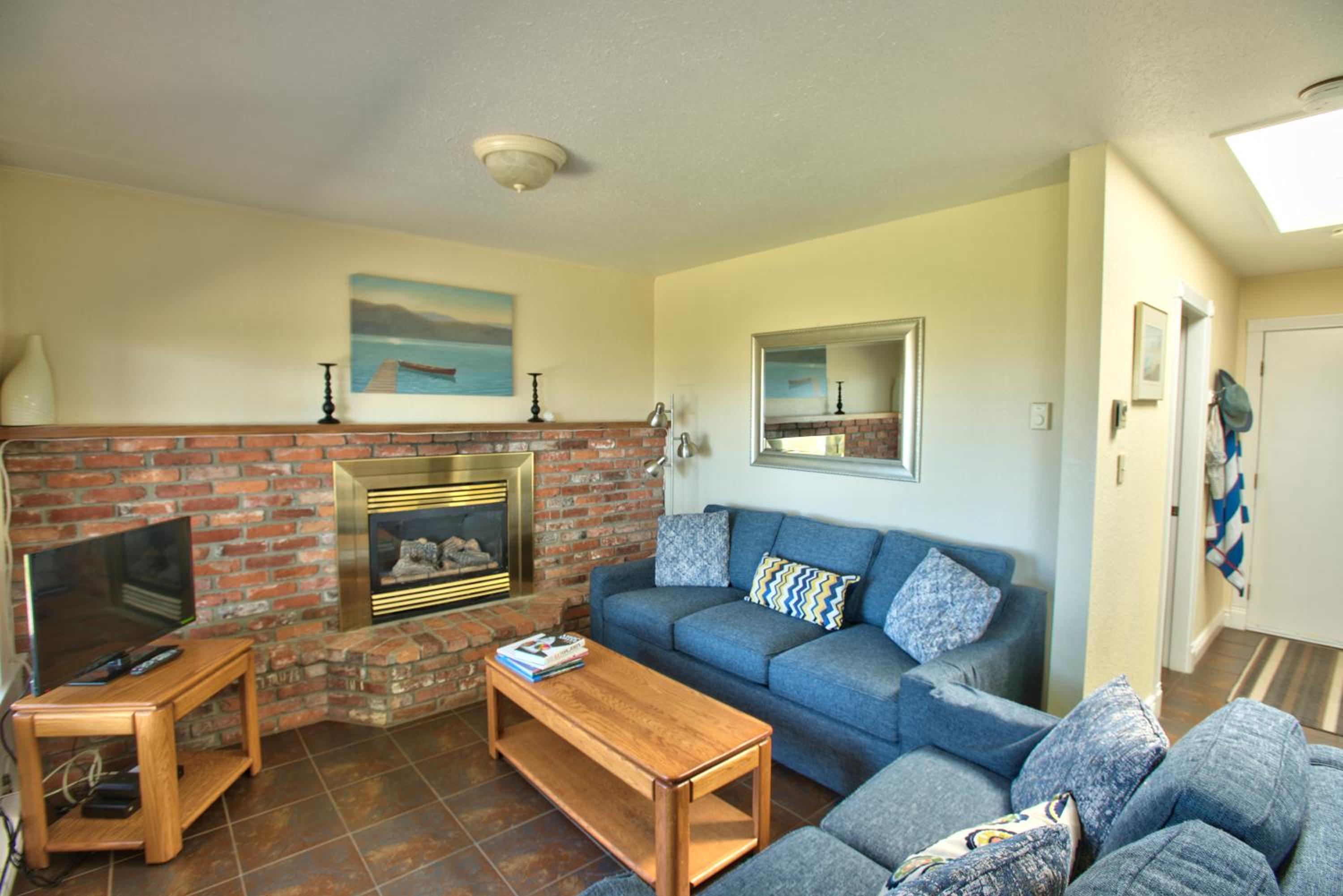 Two-Bedroom Cottage - Beach Front photo 2