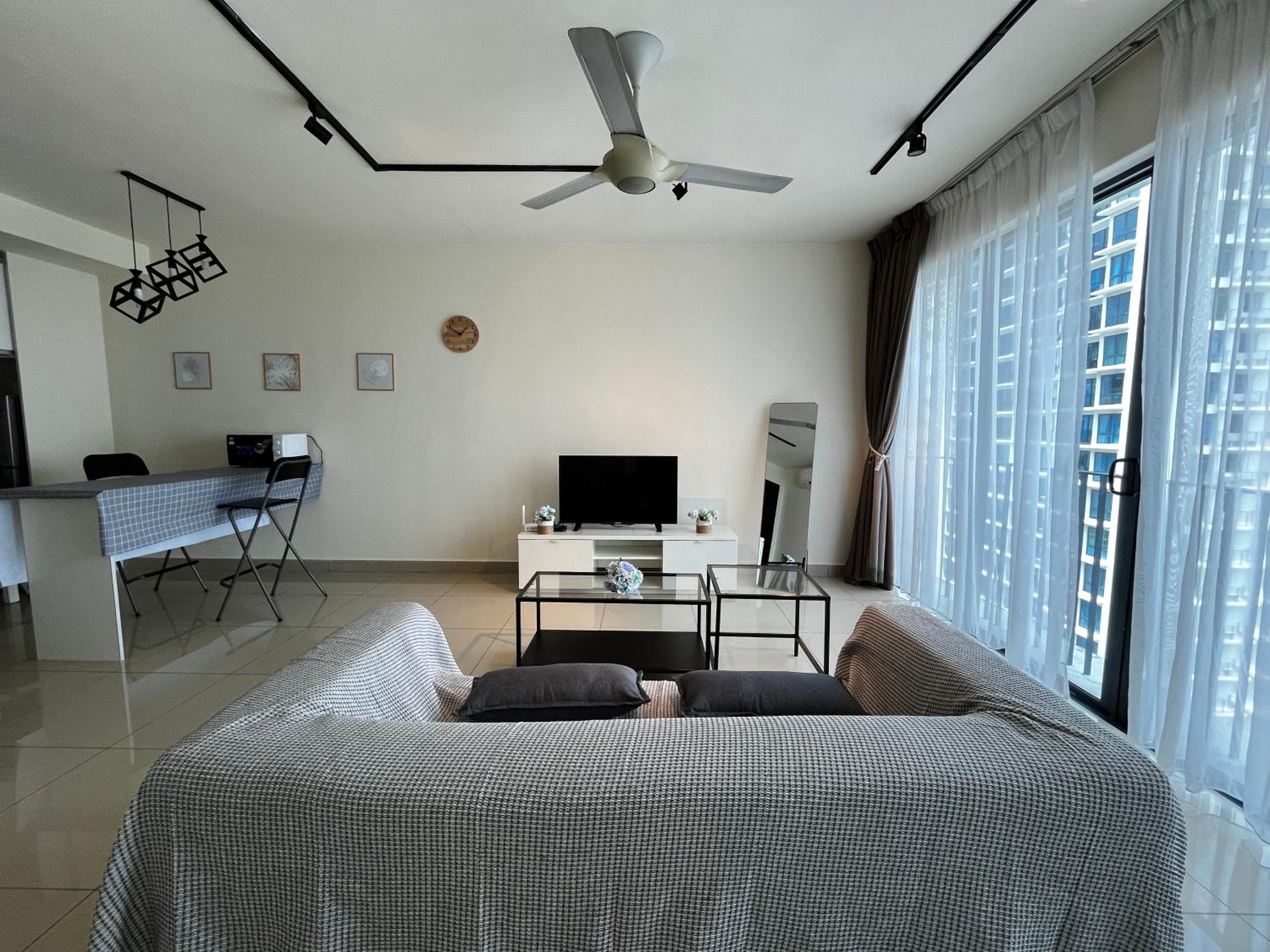 Family Two-Bedroom Apartment with View