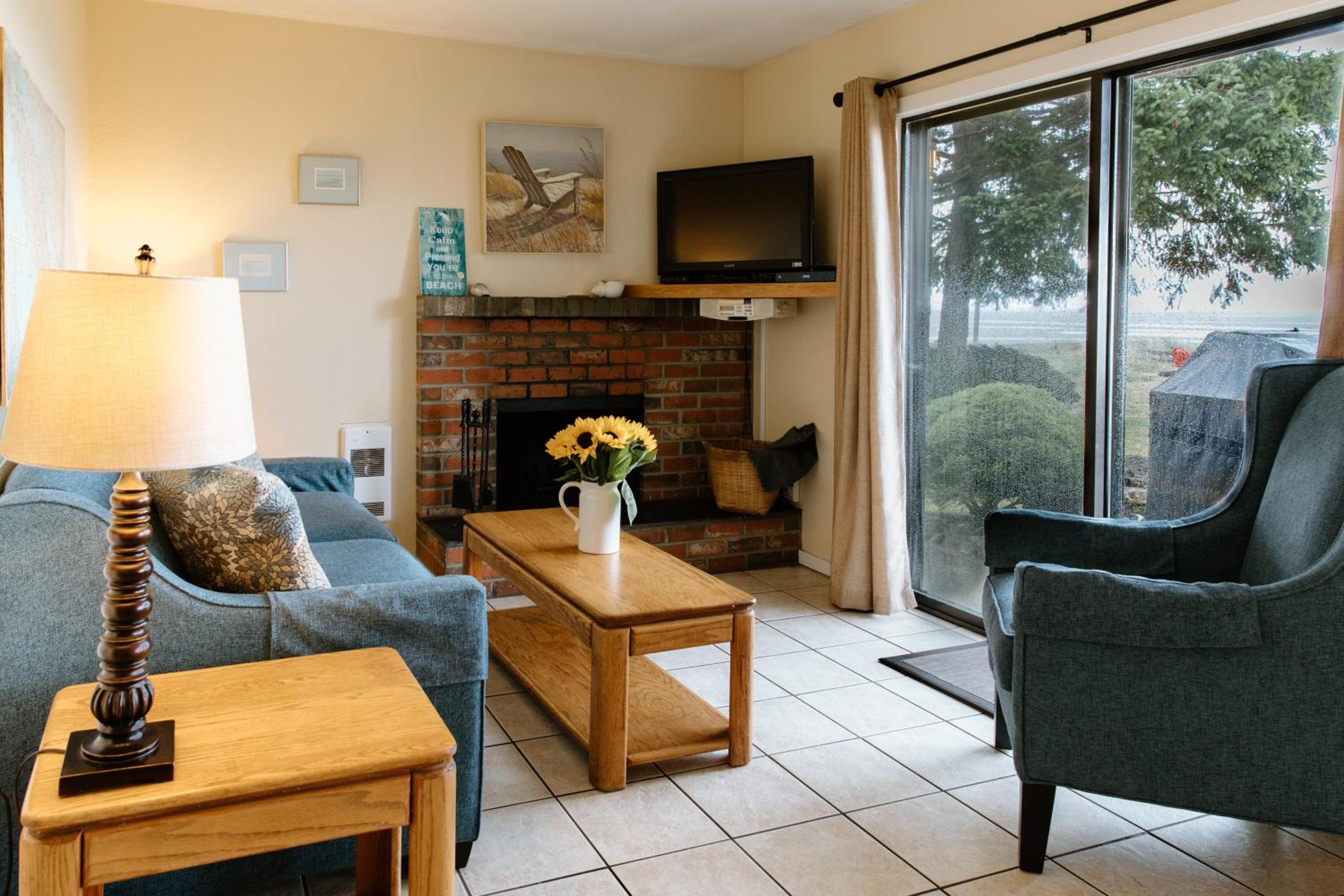 One-Bedroom Duplex - Beach Front photo 1