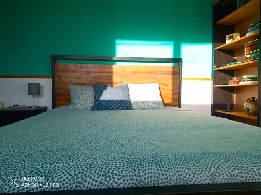 Three-Bedroom House photo 2