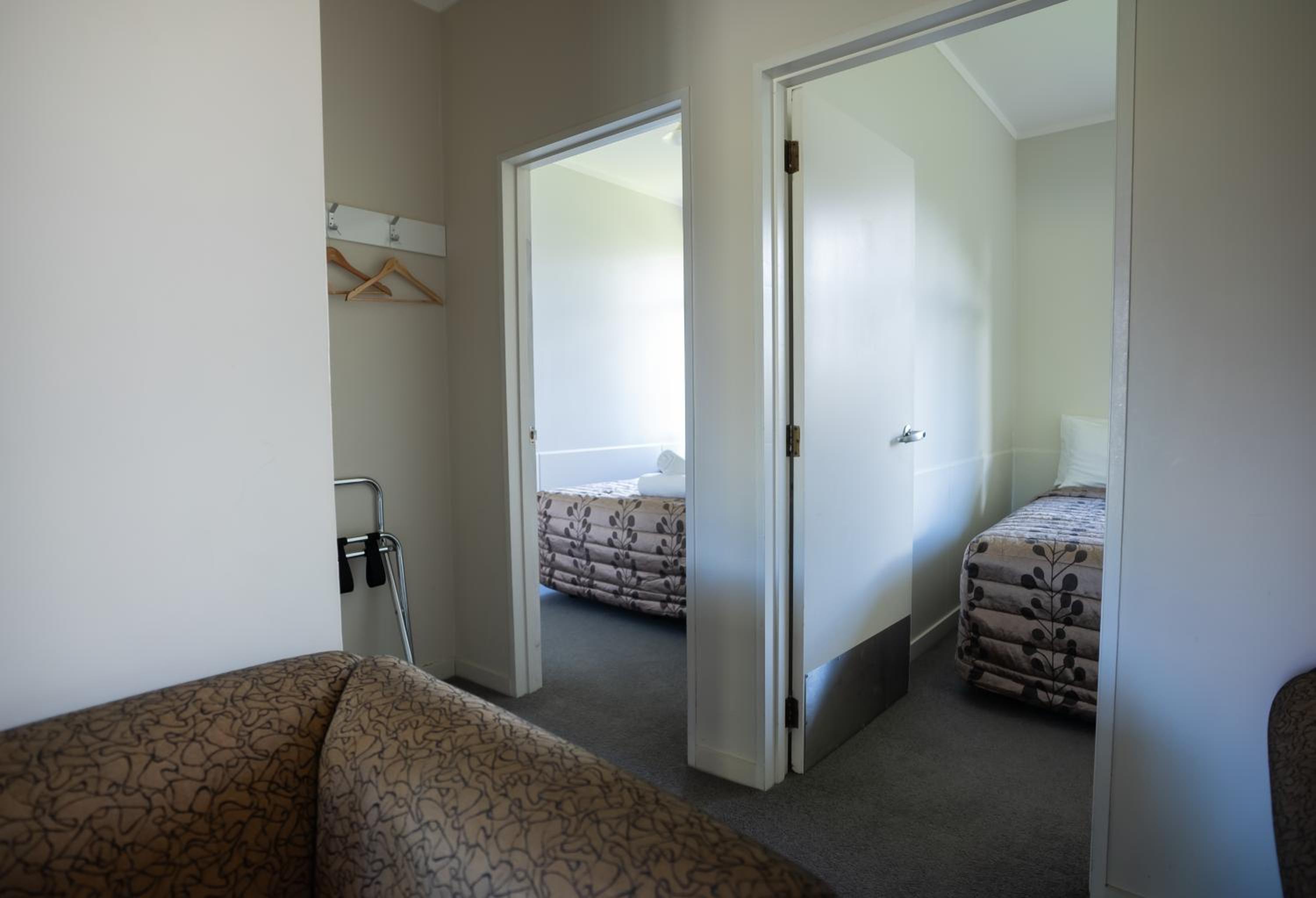 Family Two Bedroom Suite with Park View - Photo 19