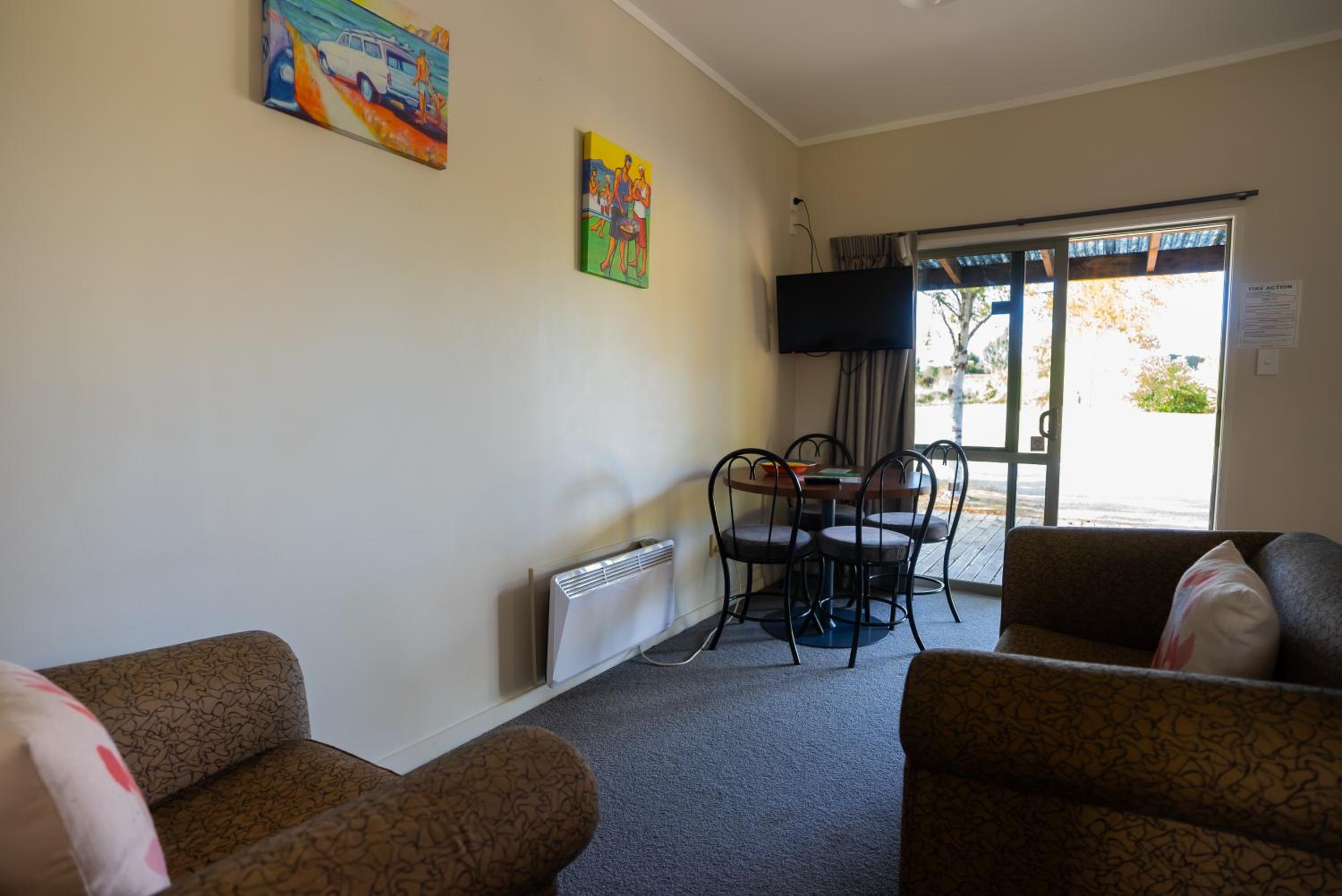 Family Two Bedroom Suite with Park View - Photo 20