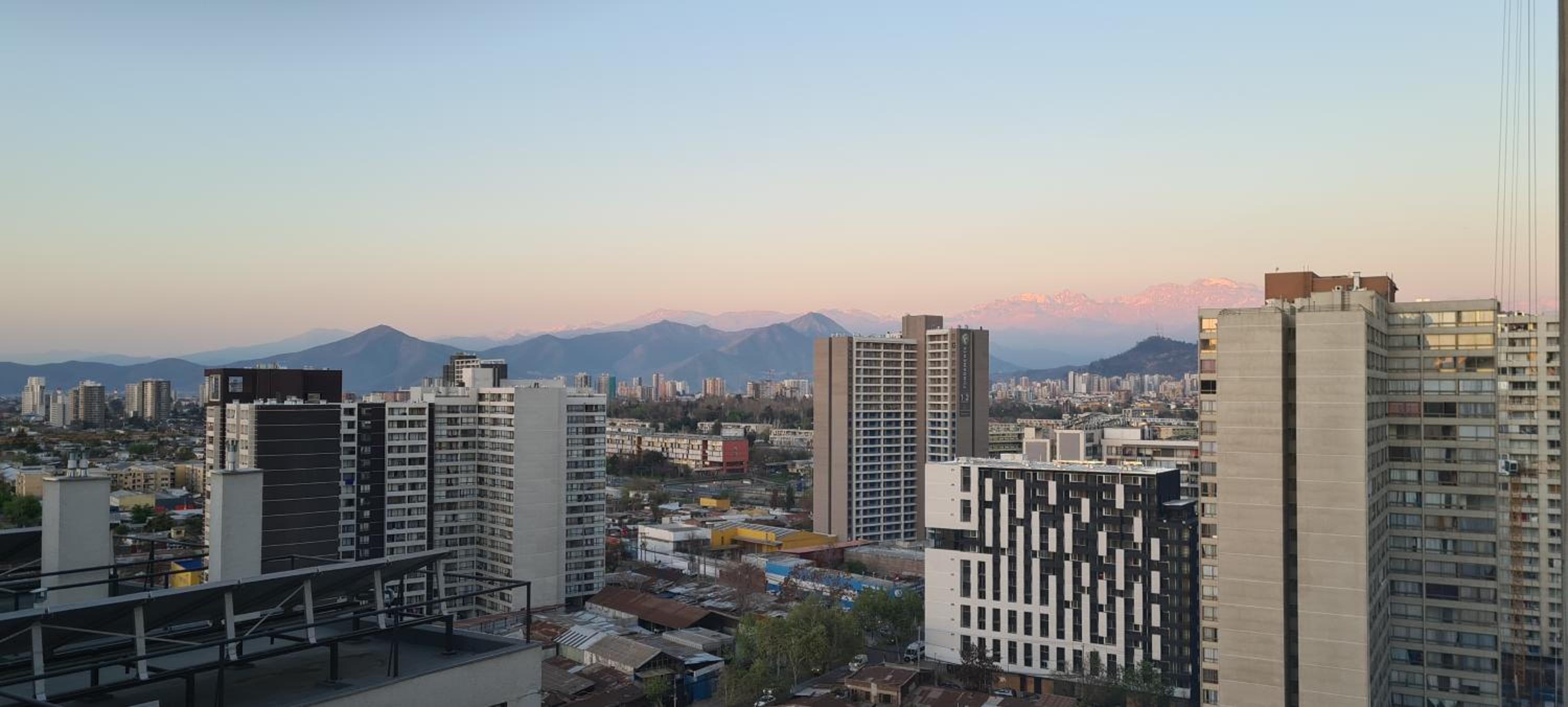 Deluxe One-Bedroom Apartment with City View photo 2