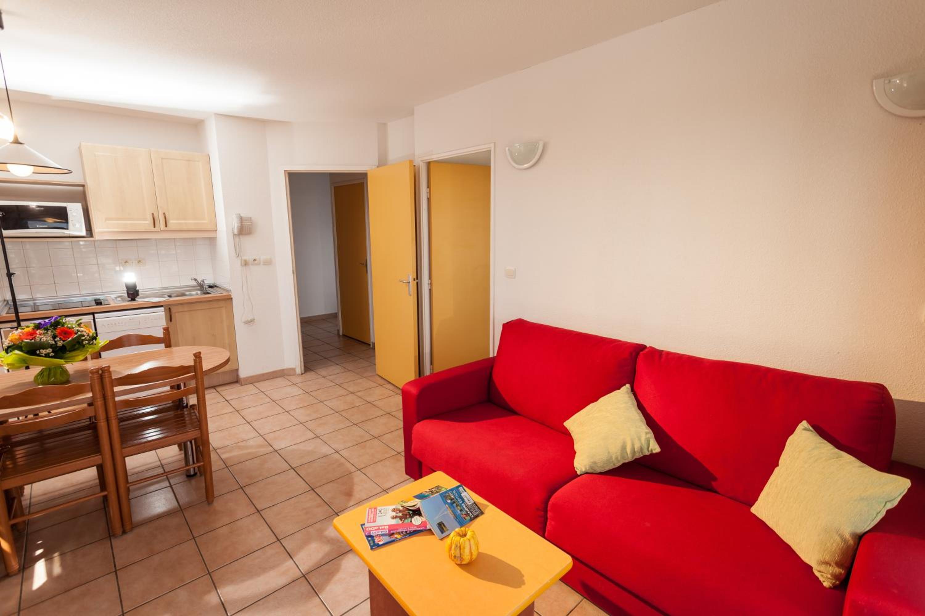 One-Bedroom Apartment - Mountain Side photo 2