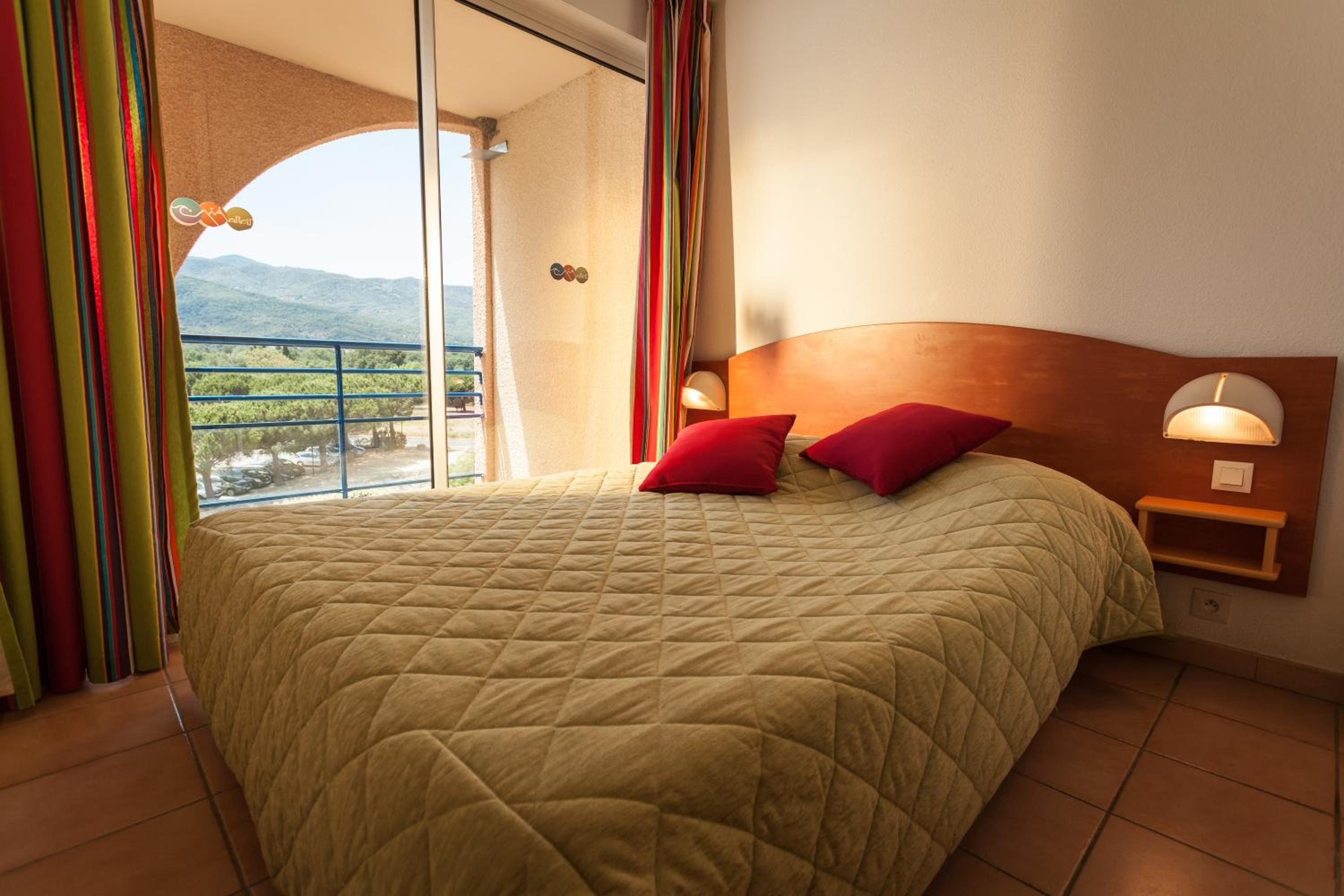 Two-Bedroom Apartment - Mountain Side photo 1